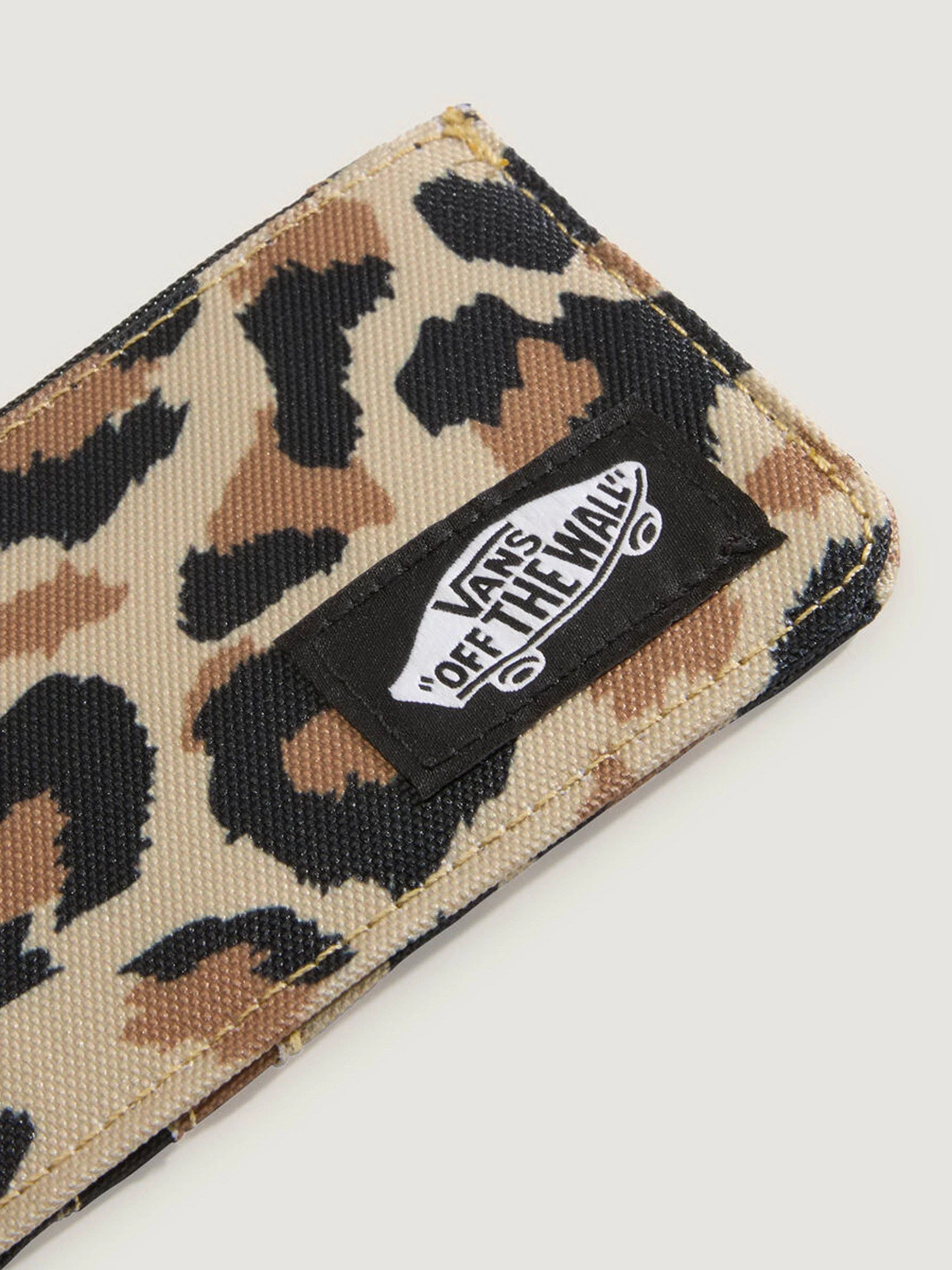 Гаманці Vans OFF THE WALL ZIP WALLET модель VN000Q9W4MG1 Гаманці Vans OFF THE WALL ZIP WALLET модель VN000Q9W4MG1 Фото