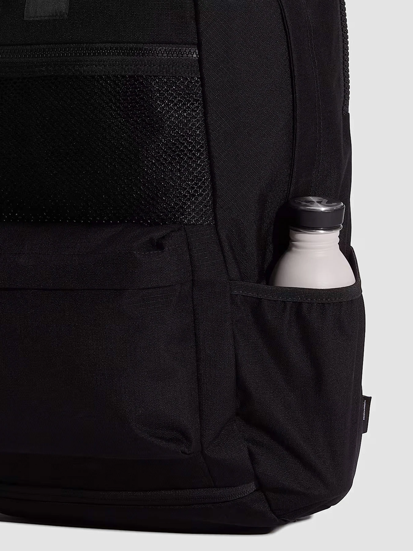 Рюкзаки Vans DIVERT BACKPACK модель VN000STXBLK1 Рюкзаки Vans DIVERT BACKPACK модель VN000STXBLK1 Фото