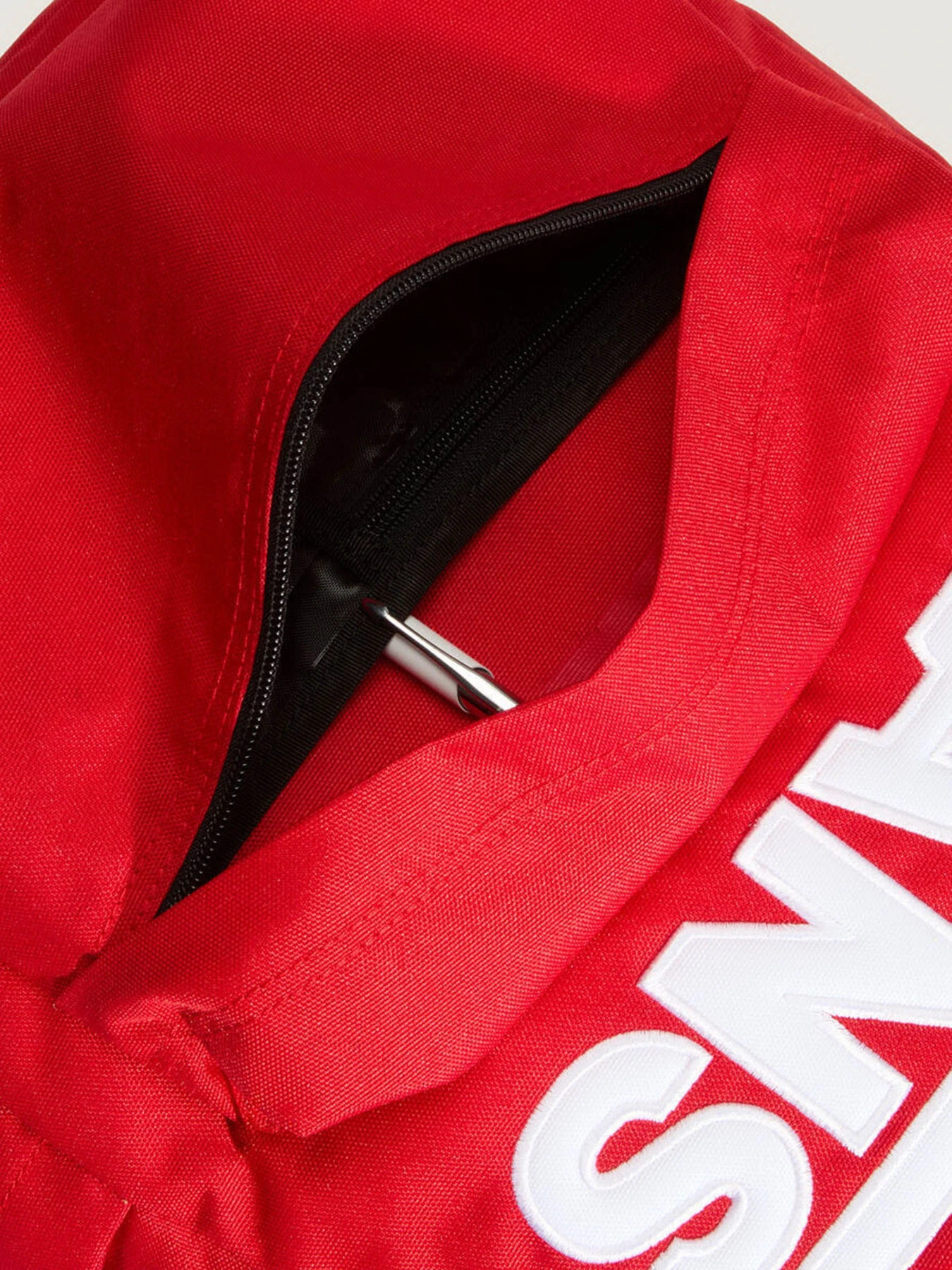 Рюкзаки Vans OLD SKOOL DROP V BACKPACK модель VN000H4ZIZQ1 Рюкзаки Vans OLD SKOOL DROP V BACKPACK модель VN000H4ZIZQ1 Фото