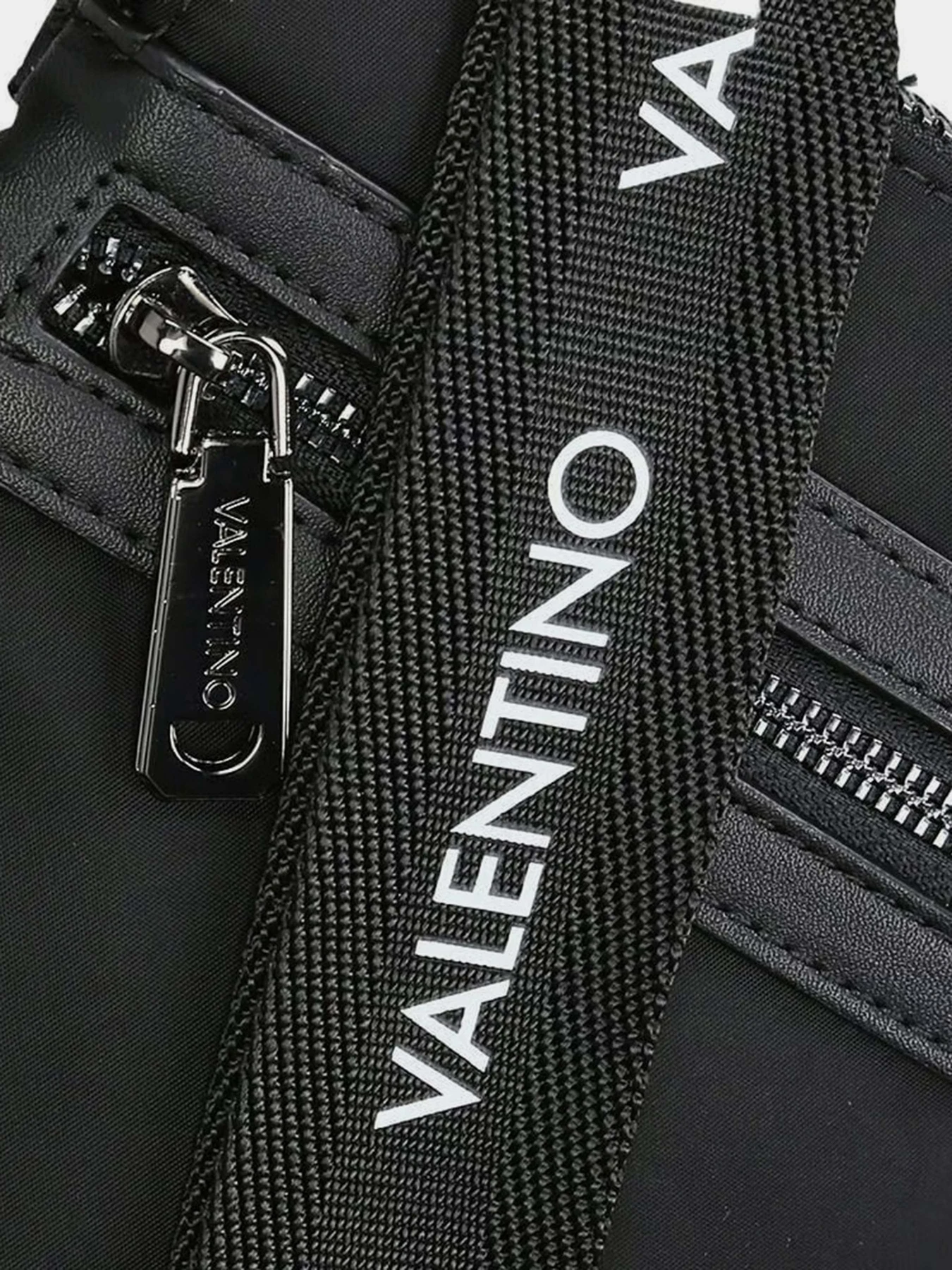 Сумки Valentino Kylo модель VBS47305 001 Фото
