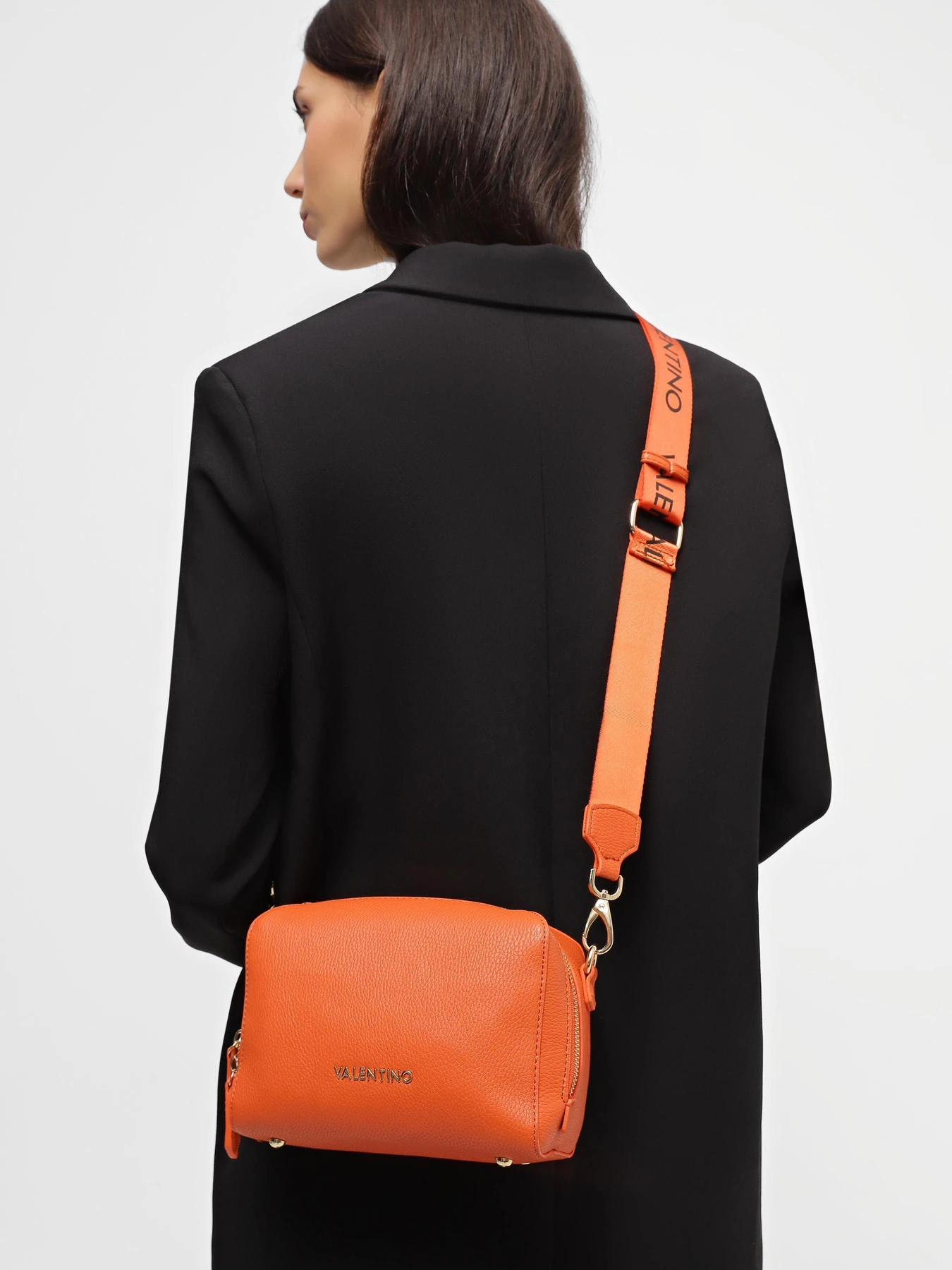 Сумки Valentino Pattie модель VBS52901G F53 Фото