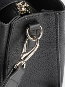 Сумки Valentino модель VBS5A805 001 Фото