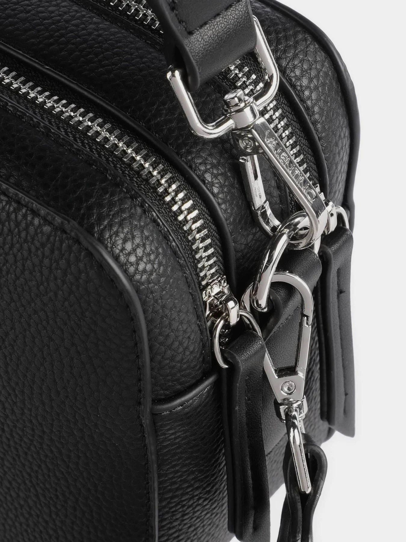 Сумки Valentino модель VBS7LV04 001 Сумки Valentino модель VBS7LV04 001 Фото