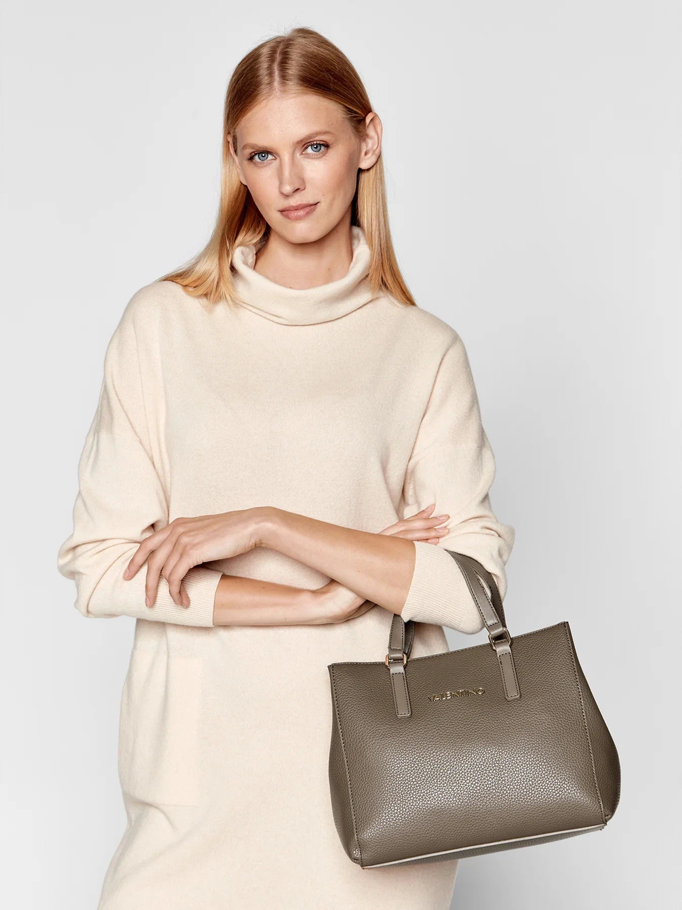 Сумки Valentino Superman модель VBS2U803 TAUPE Сумки Valentino Superman модель VBS2U803 TAUPE Фото