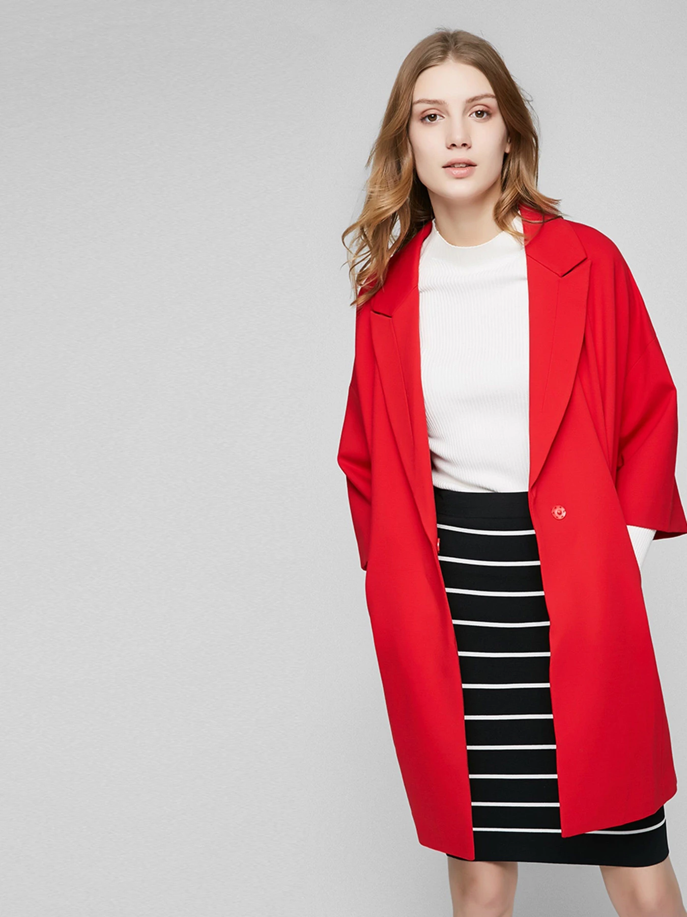 Пальта та плащі Vero Moda модель 317133510F16_червоний Пальта та плащі Vero Moda модель 317133510F16_червоний Фото