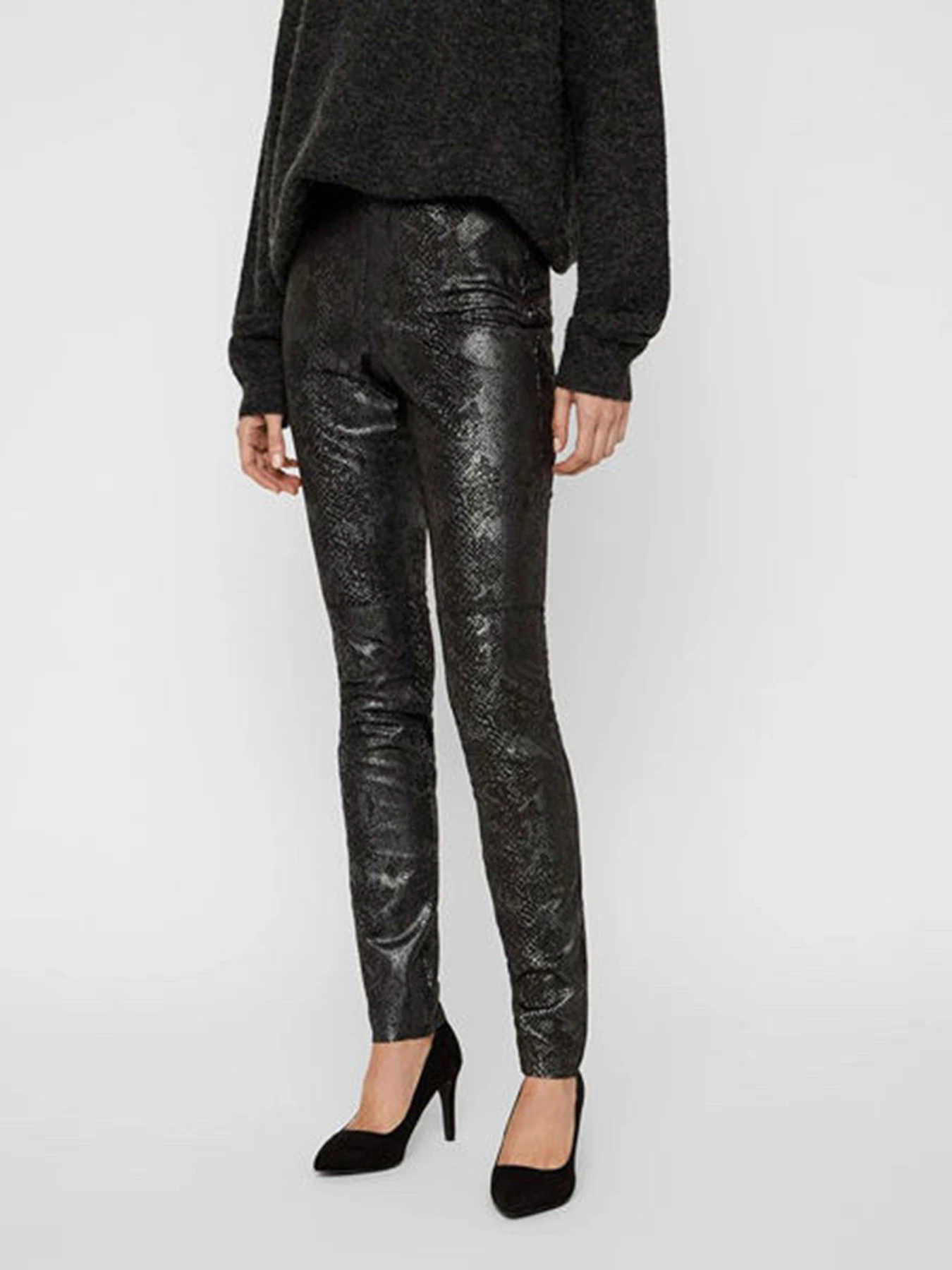 Брюки Vero Moda модель 10221125_чорний Фото