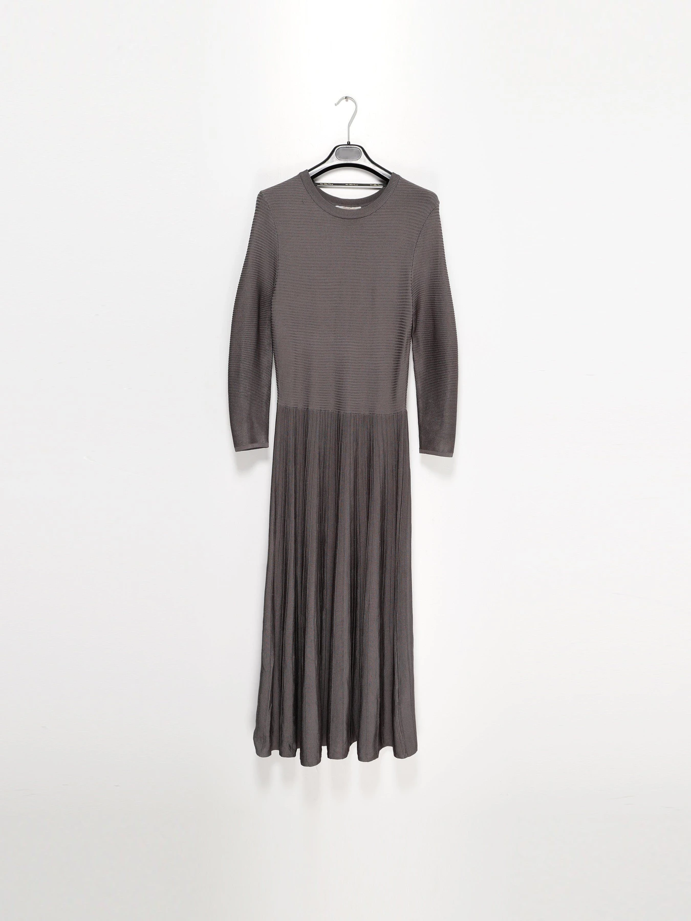 Платья Vero Moda модель 316146011105_сірий Платья Vero Moda модель 316146011105_сірий Фото