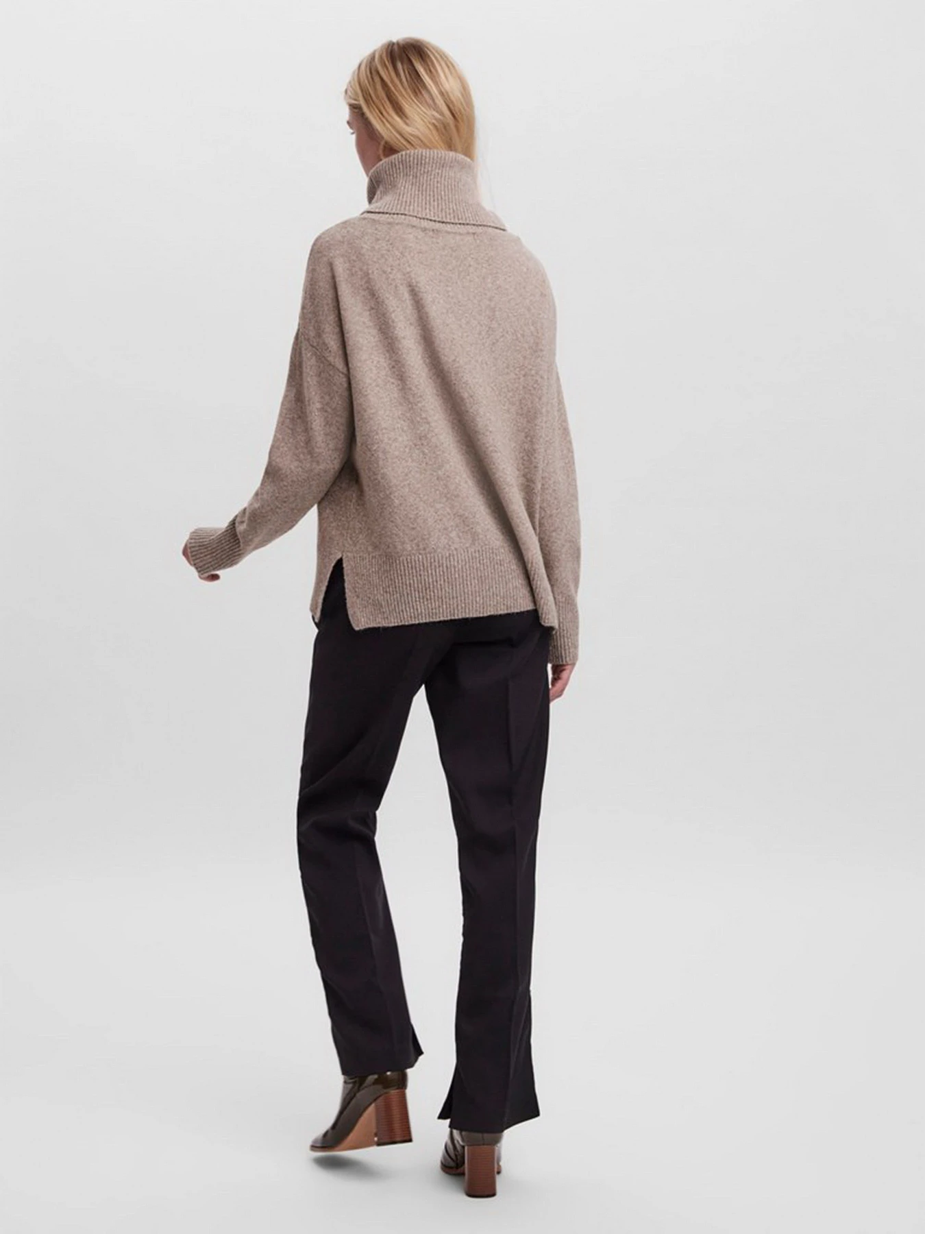 Светри та кардигани Vero Moda модель 10231324_Sepia Tint Светри та кардигани Vero Moda модель 10231324_Sepia Tint Фото