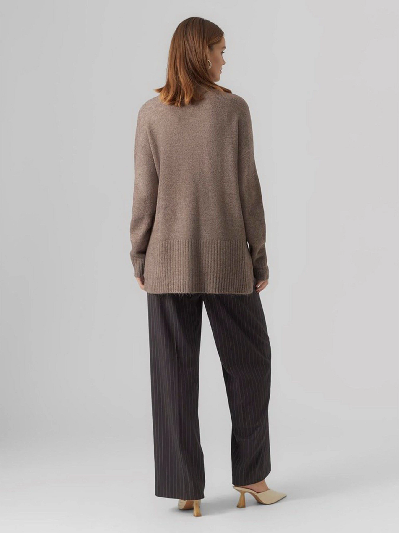 Свитры и кардиганы Vero Moda модель 10269229_Brown Lentil Свитры и кардиганы Vero Moda модель 10269229_Brown Lentil Фото