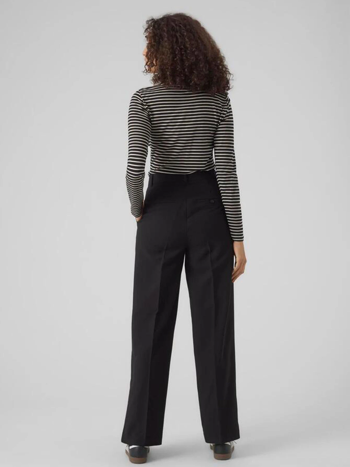 Худи и свитшоты Vero Moda модель 10298360_Black BIRCH Худи и свитшоты Vero Moda модель 10298360_Black BIRCH Фото