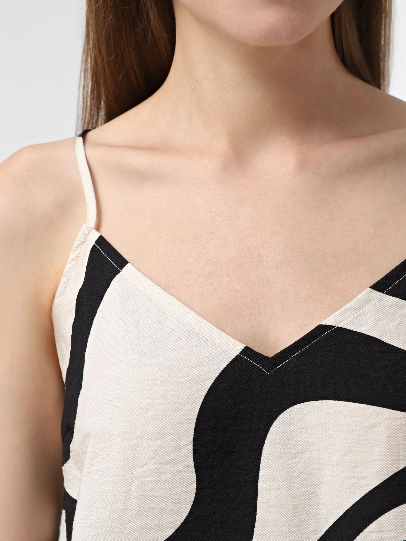 Футболки і поло Vero Moda модель 10321790_Black Graphic Футболки і поло Vero Moda модель 10321790_Black Graphic Фото