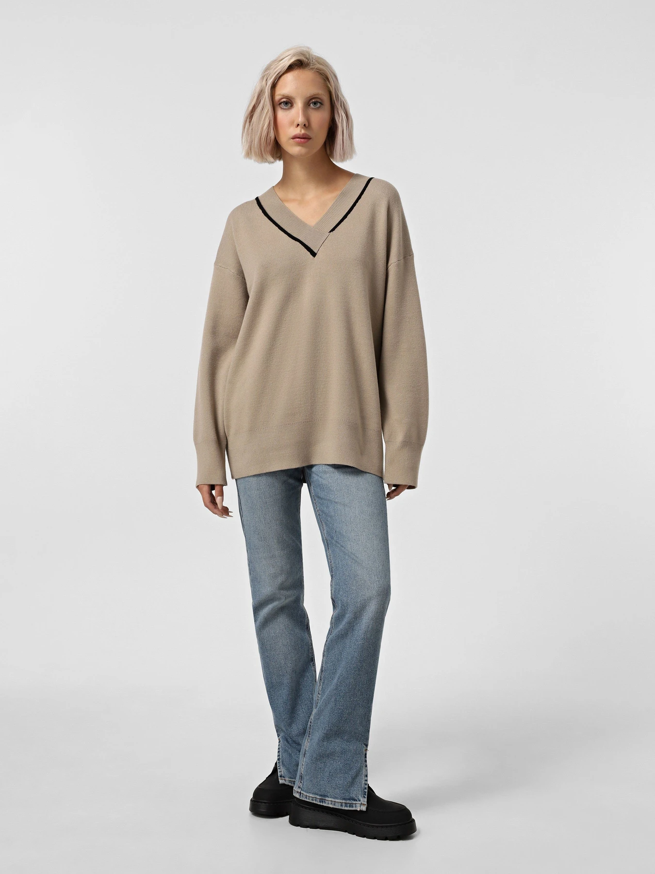 Свитры и кардиганы Vero Moda модель 10314227_Silver Mink W. BLACK Свитры и кардиганы Vero Moda модель 10314227_Silver Mink W. BLACK Фото
