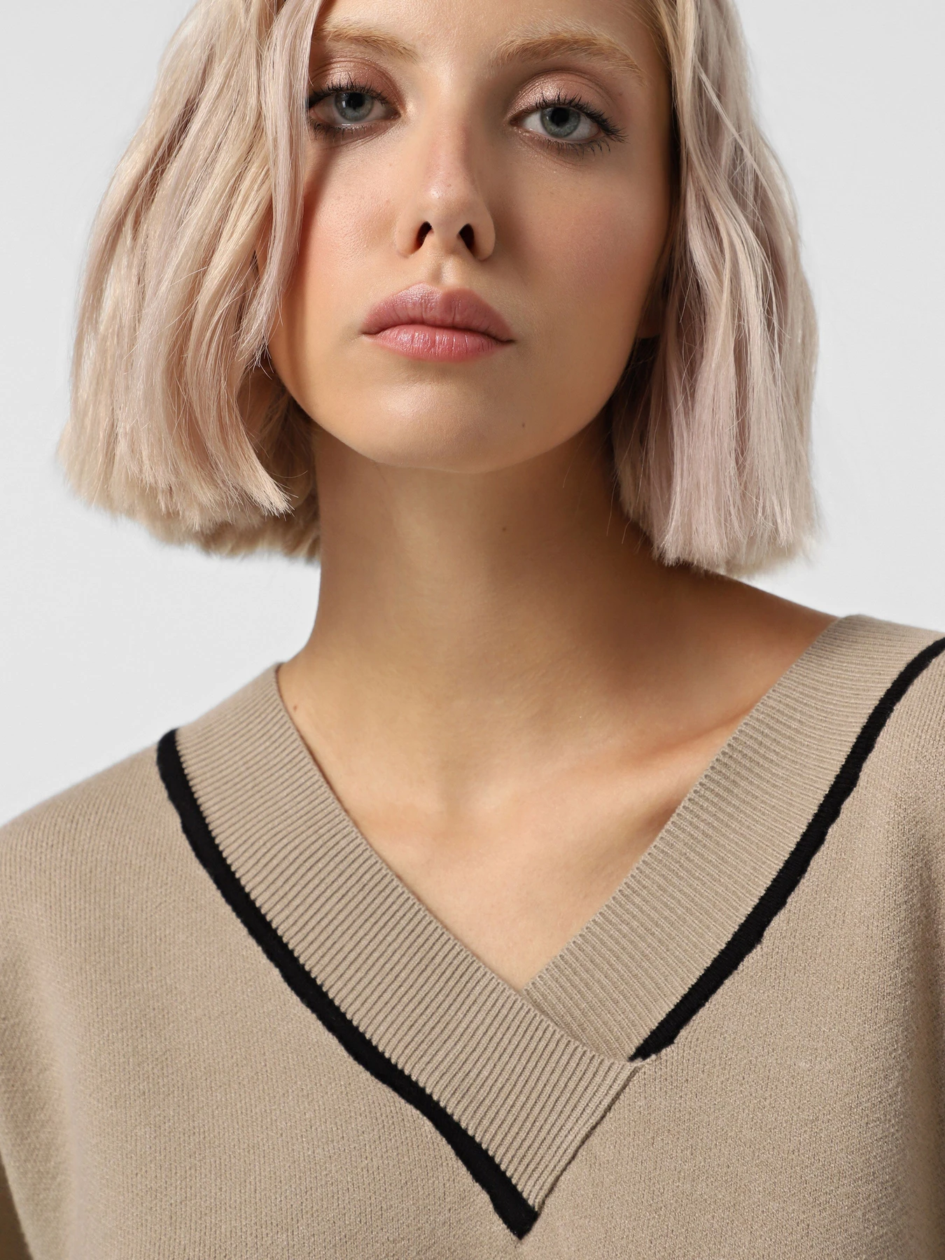 Свитры и кардиганы Vero Moda модель 10314227_Silver Mink W. BLACK Свитры и кардиганы Vero Moda модель 10314227_Silver Mink W. BLACK Фото