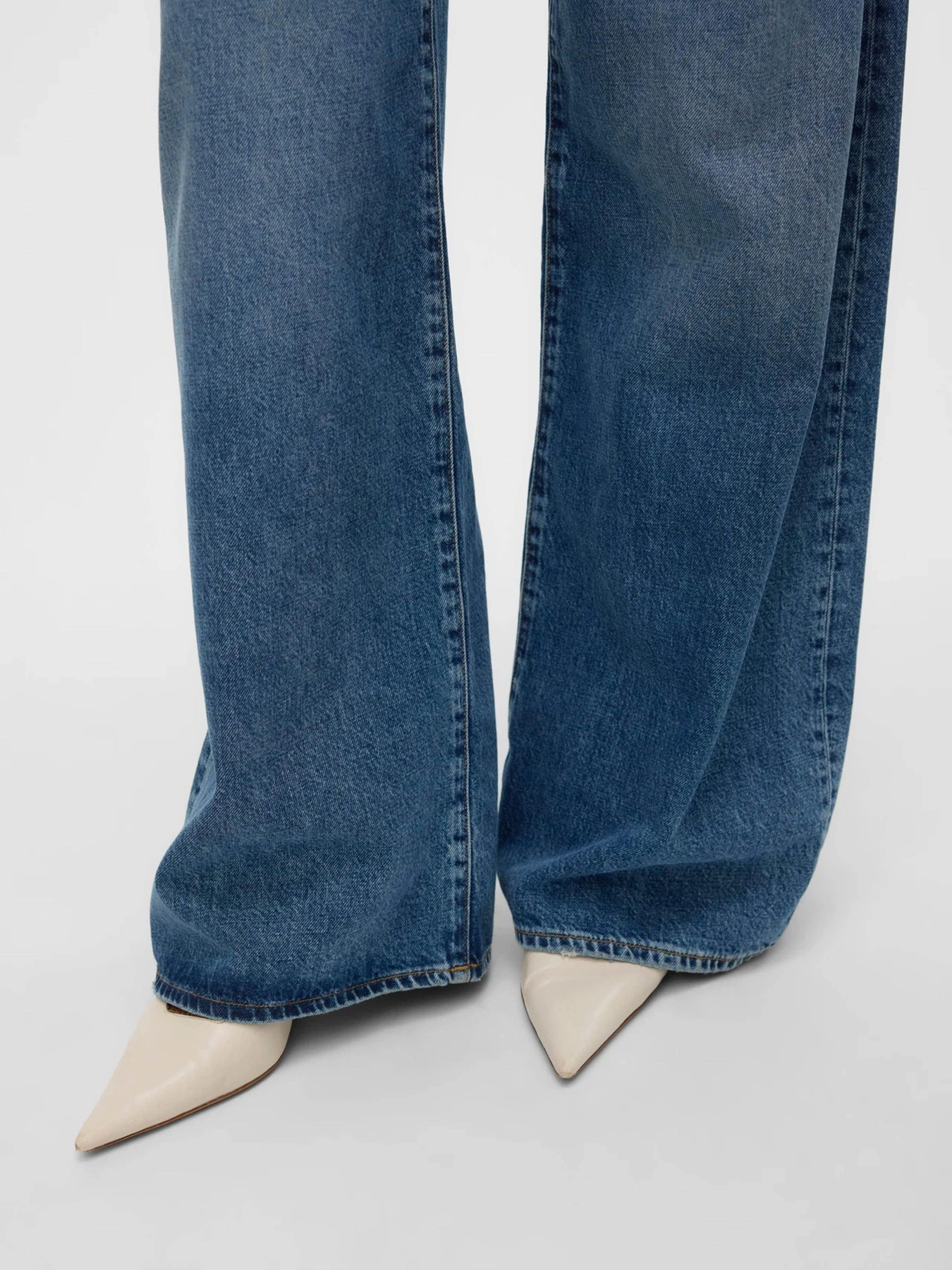 Джинсы Vero Moda модель 10319088_Medium Blue Denim Джинсы Vero Moda модель 10319088_Medium Blue Denim Фото