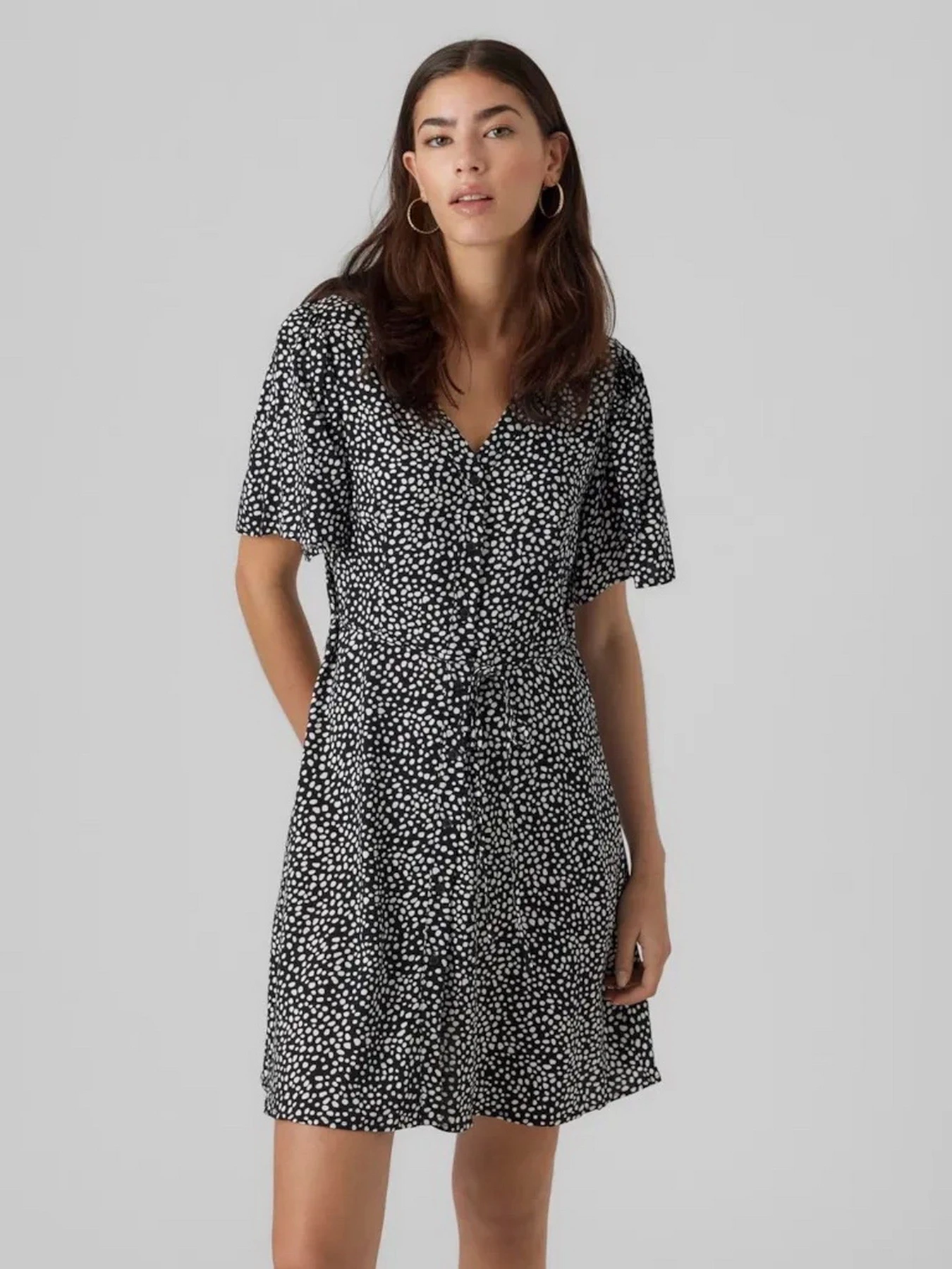 Сукні Vero Moda ALBA SS SHORT DRESS модель 10292845_Black Joey dot Сукні Vero Moda ALBA SS SHORT DRESS модель 10292845_Black Joey dot Фото