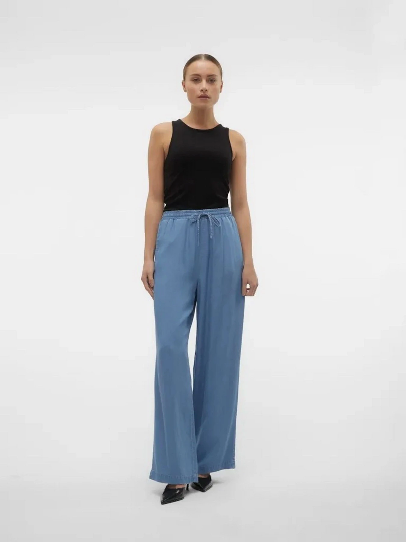 Штани Vero Moda BREE HW LONG LOOSE TENCEL PANT модель 10304898_Medium Blue Denim Штани Vero Moda BREE HW LONG LOOSE TENCEL PANT модель 10304898_Medium Blue Denim Фото