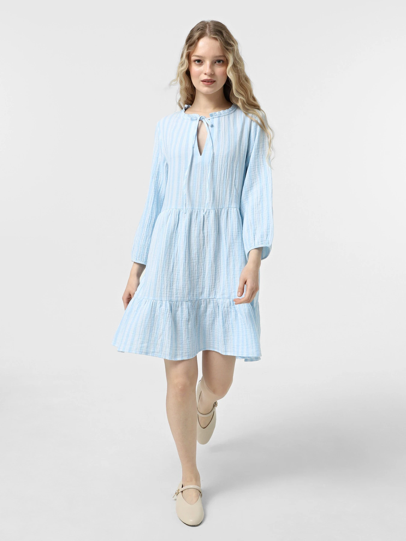 Платья Vero Moda модель 10326289_Airy Blue Snow White Платья Vero Moda модель 10326289_Airy Blue Snow White Фото