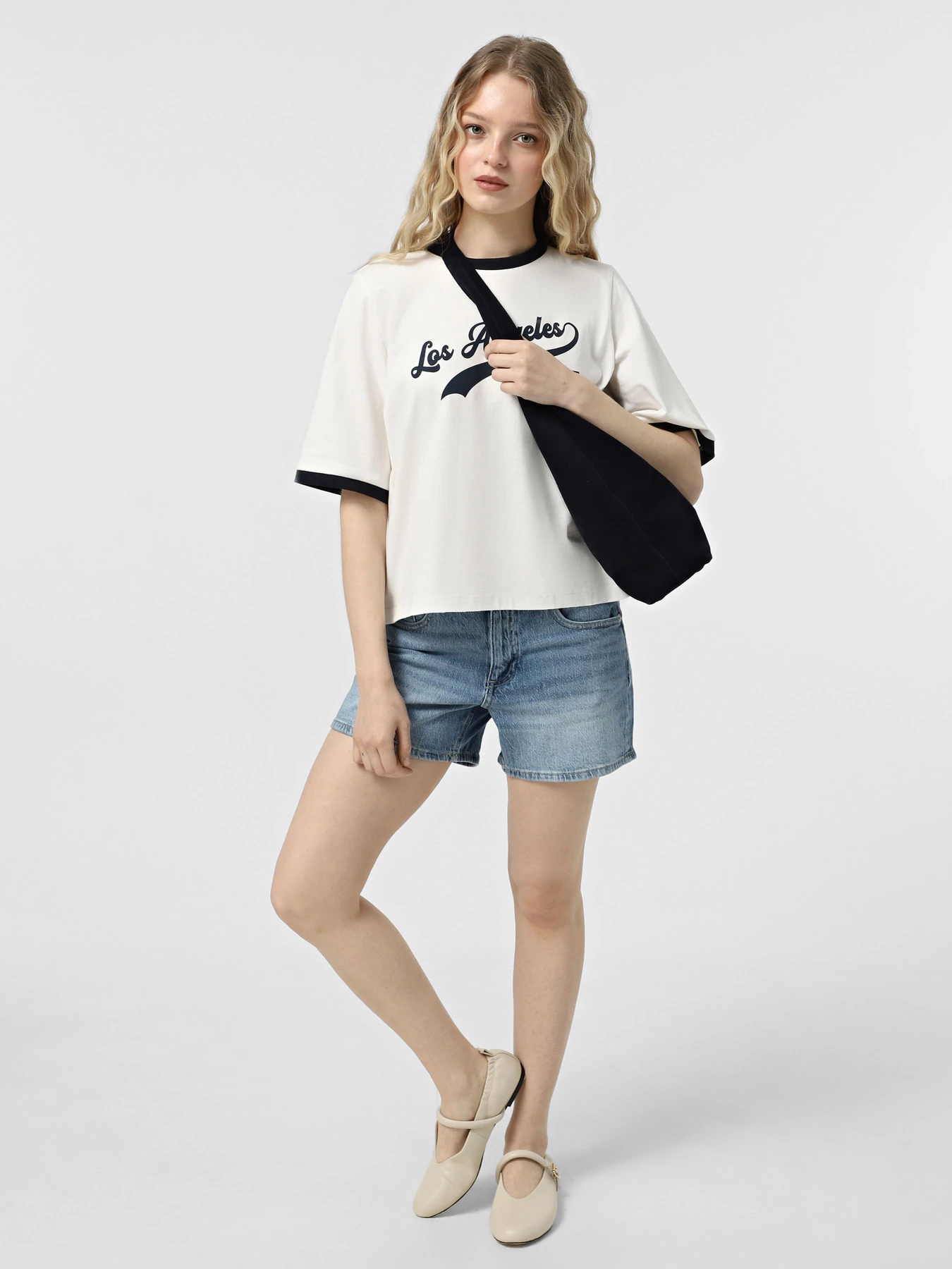 Футболки и поло Vero Moda модель 10328161_Snow White NAVY BLAZER Футболки и поло Vero Moda модель 10328161_Snow White NAVY BLAZER Фото