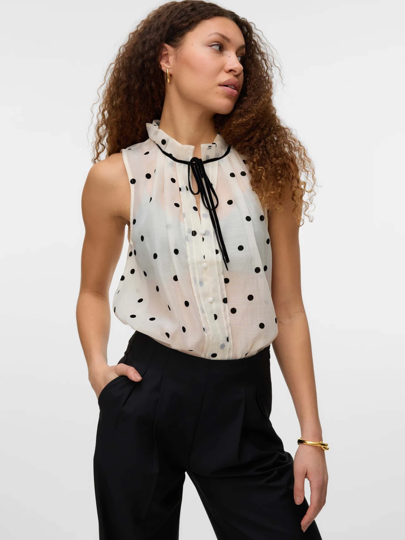 Сорочки Vero Moda модель 10335405_Snow White DOTS Сорочки Vero Moda модель 10335405_Snow White DOTS Фото