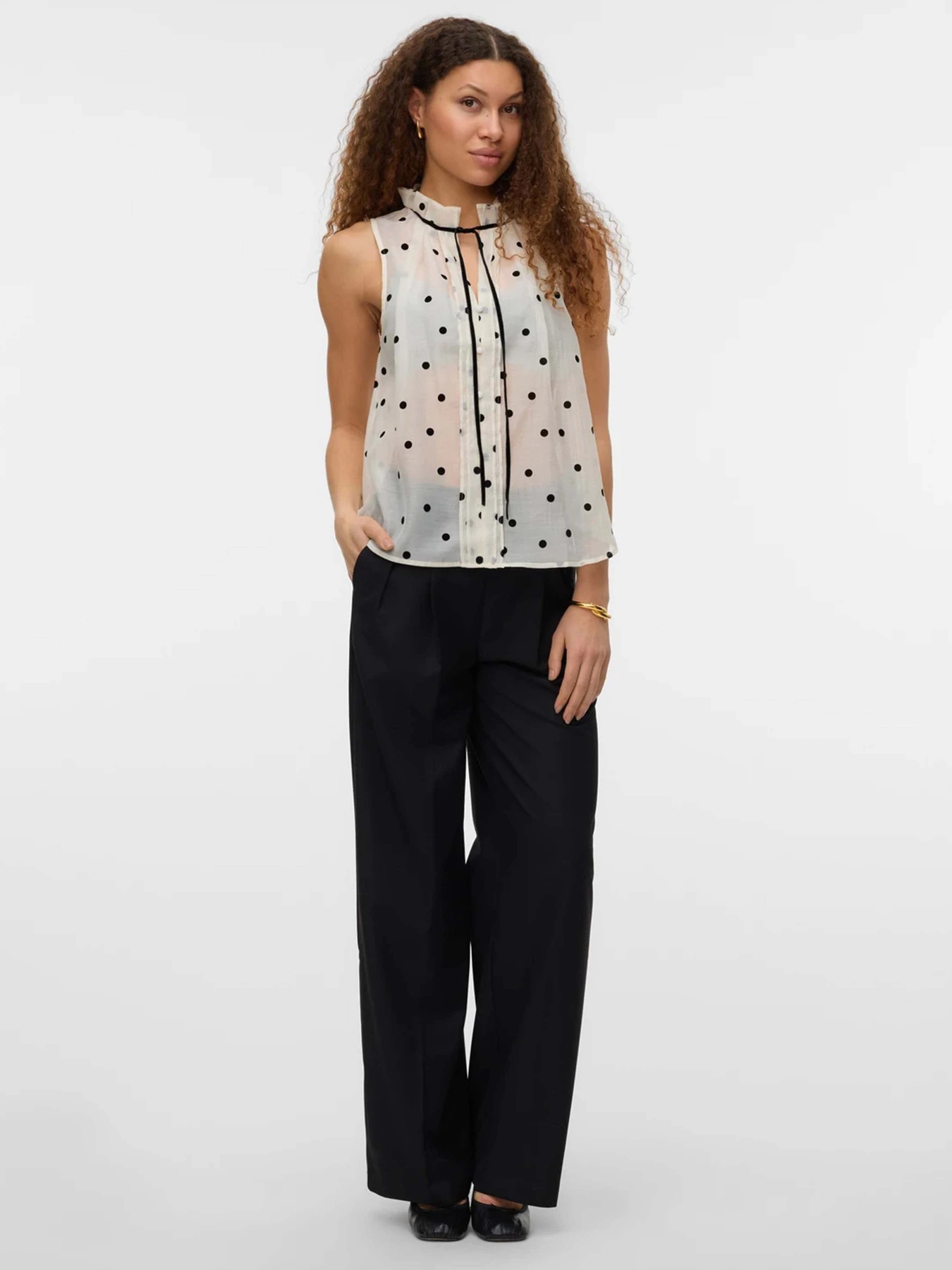 Сорочки Vero Moda модель 10335405_Snow White DOTS Сорочки Vero Moda модель 10335405_Snow White DOTS Фото