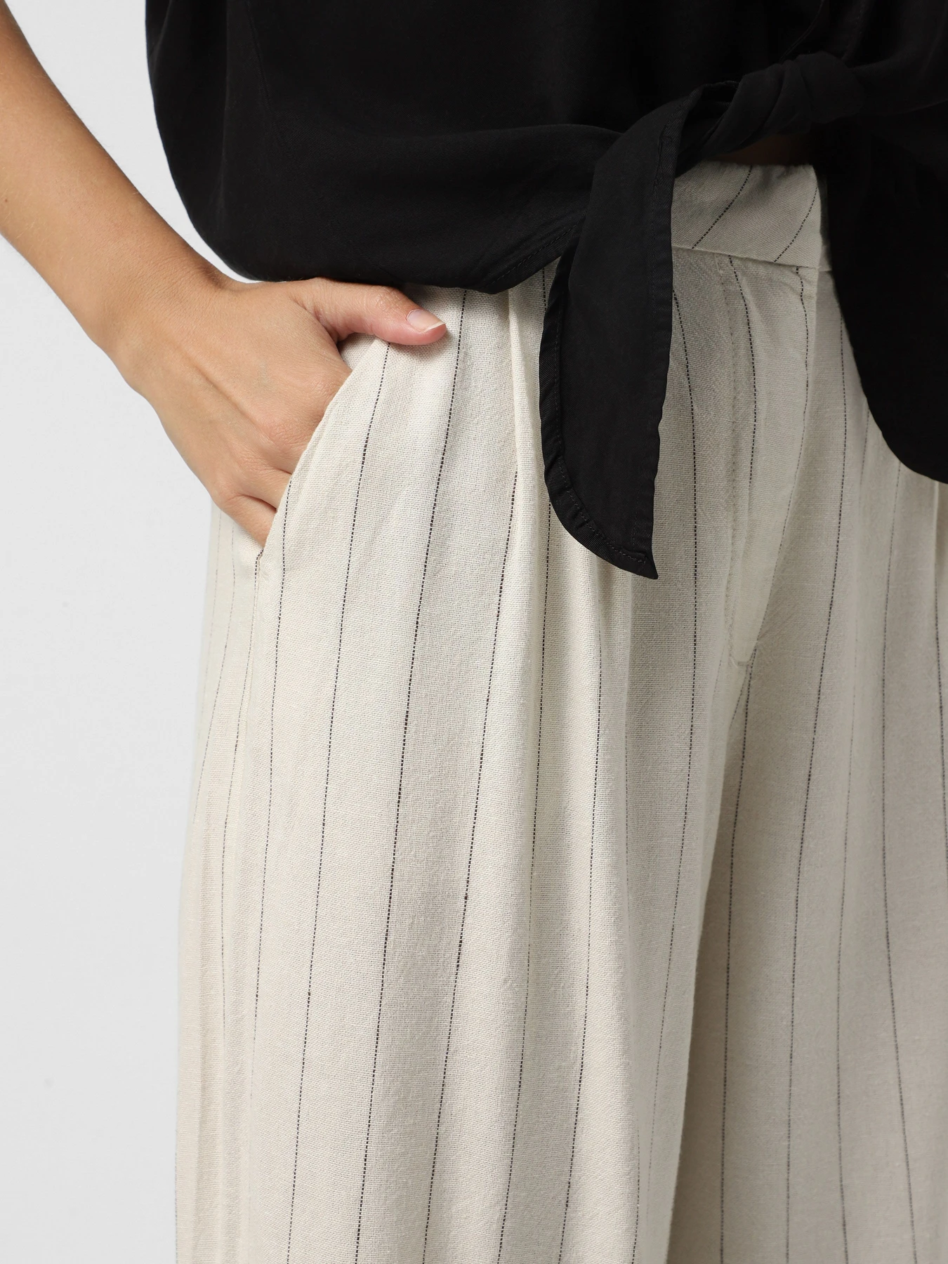 Брюки Vero Moda модель 10322125_Oatmeal GREY PINSTRIPE Брюки Vero Moda модель 10322125_Oatmeal GREY PINSTRIPE Фото