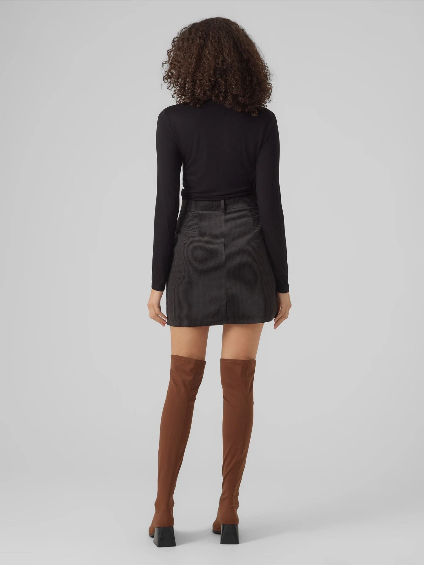 Светри та кардигани Vero Moda ALBERTE LS ROLLNECK TOP модель 10293803_Black Светри та кардигани Vero Moda ALBERTE LS ROLLNECK TOP модель 10293803_Black Фото