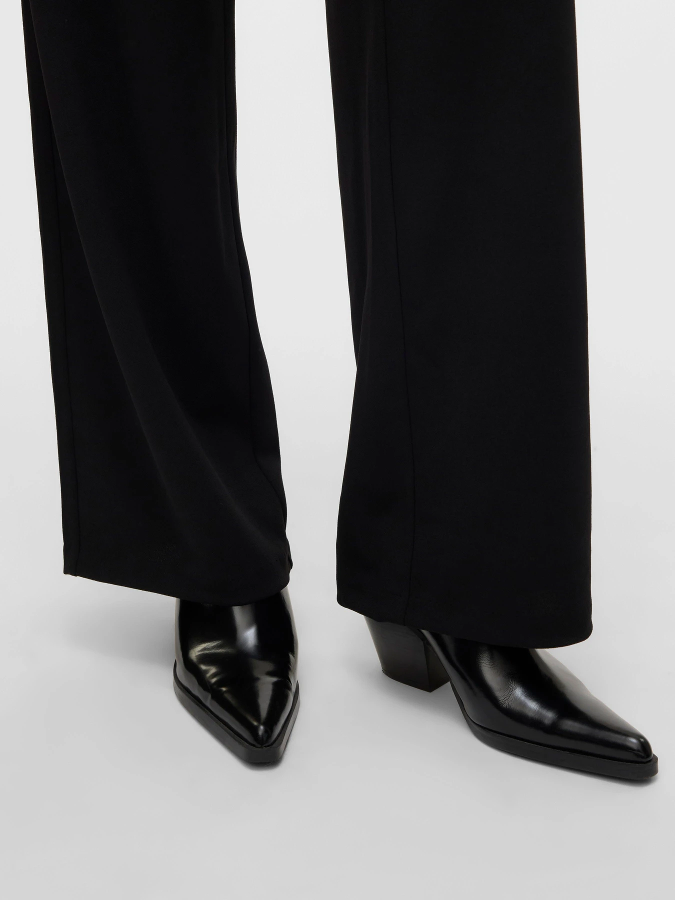 Штани Vero Moda BERLIN ZAMIRA MW WIDE PANT модель 10318454_Black Штани Vero Moda BERLIN ZAMIRA MW WIDE PANT модель 10318454_Black Фото