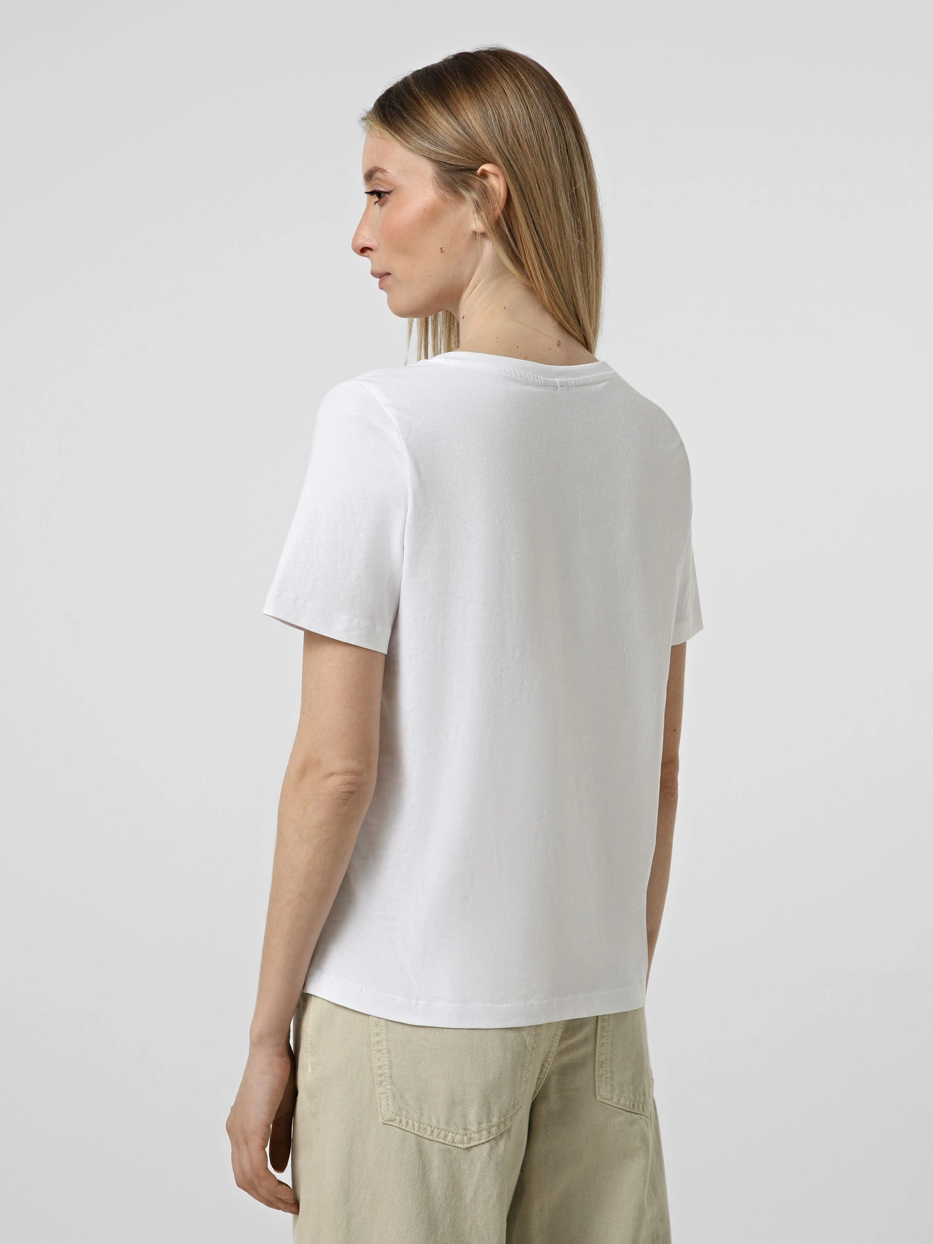 Футболки і поло Vero Moda PAULINA SS V-NECK T-SHIRT модель 10342926_Bright White Футболки і поло Vero Moda PAULINA SS V-NECK T-SHIRT модель 10342926_Bright White Фото