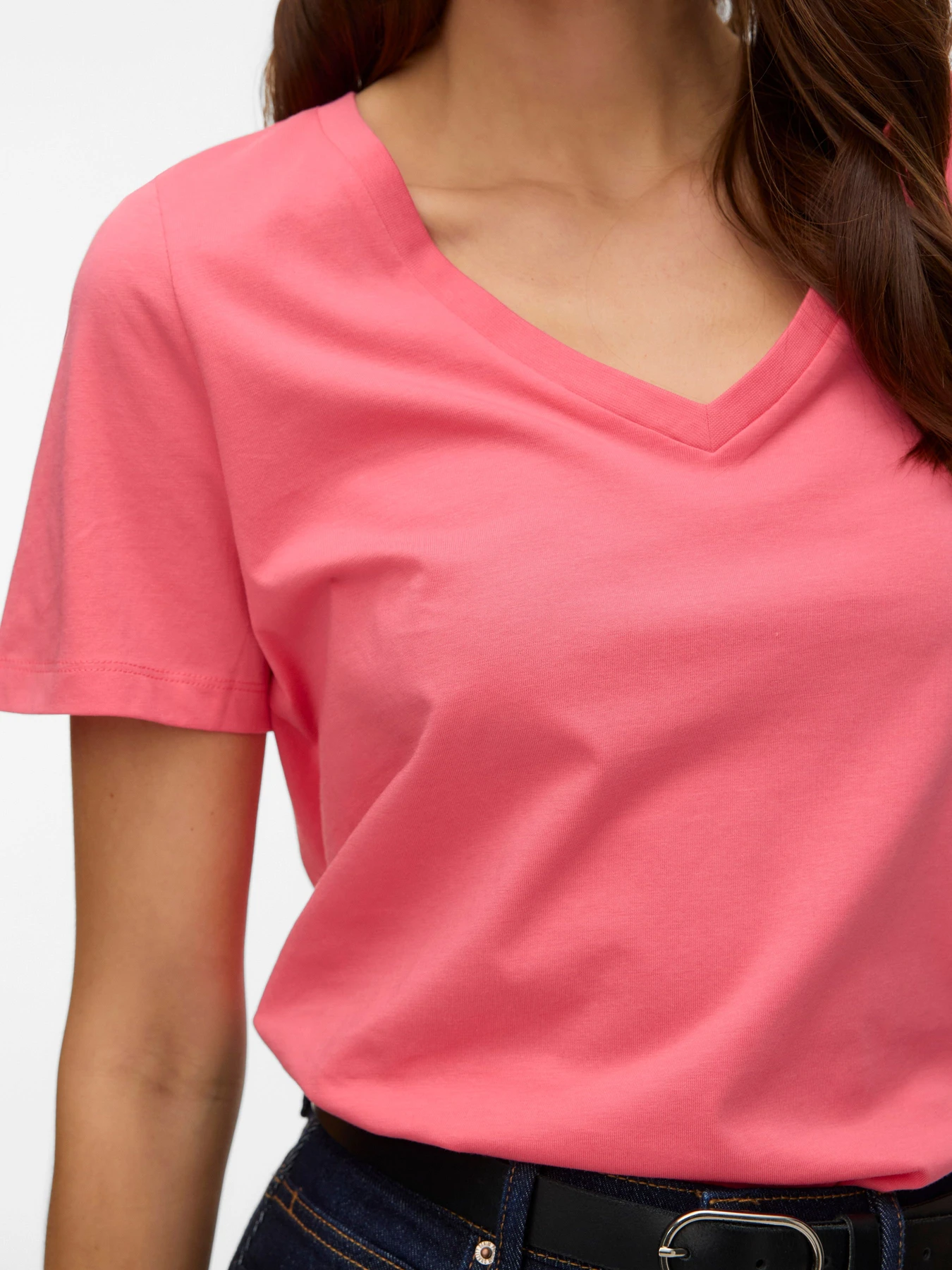 Футболки и поло Vero Moda PAULINA SS V-NECK T-SHIRT модель 10342926_Coral Paradise Футболки и поло Vero Moda PAULINA SS V-NECK T-SHIRT модель 10342926_Coral Paradise Фото
