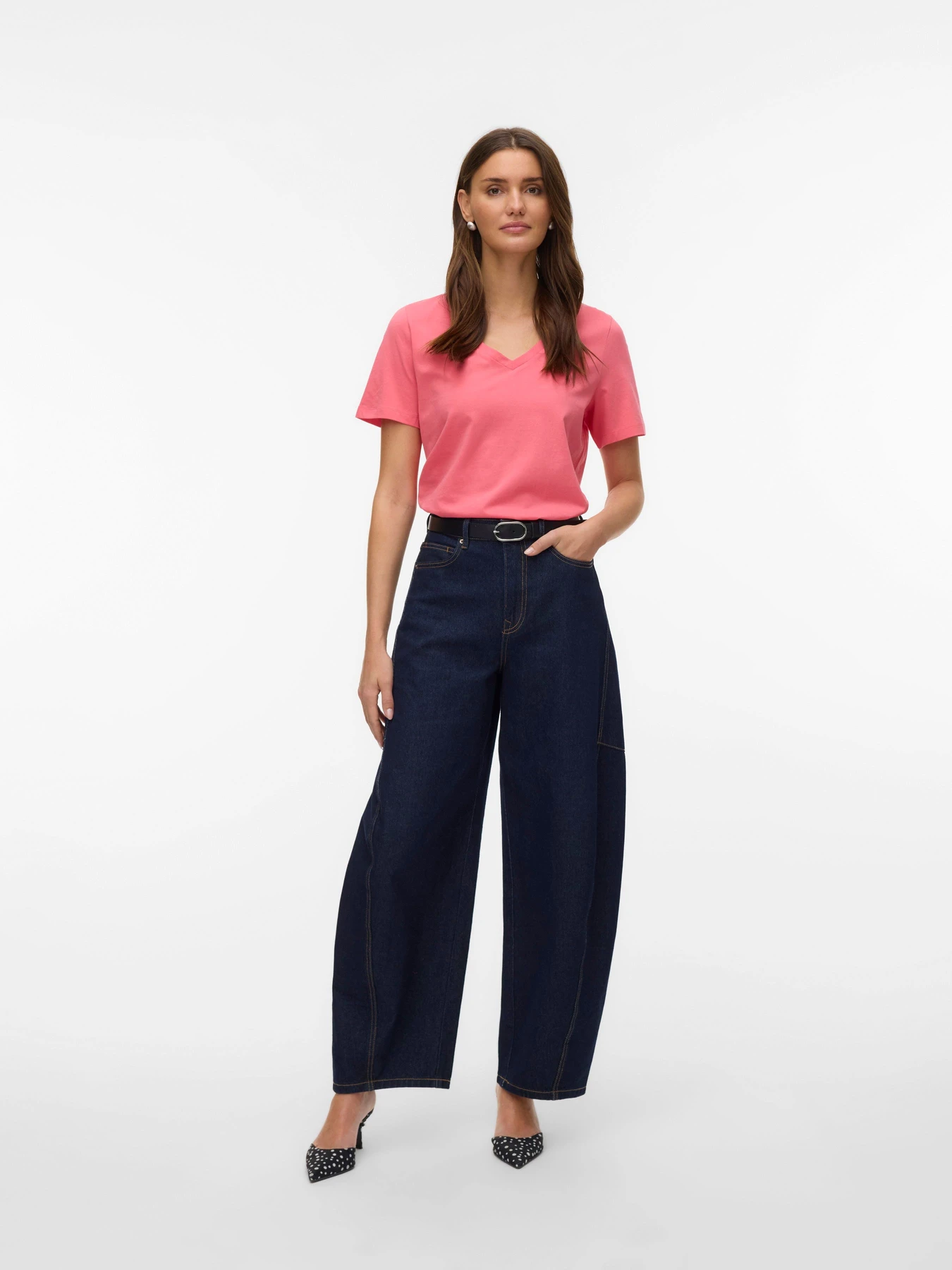 Футболки и поло Vero Moda PAULINA SS V-NECK T-SHIRT модель 10342926_Coral Paradise Футболки и поло Vero Moda PAULINA SS V-NECK T-SHIRT модель 10342926_Coral Paradise Фото