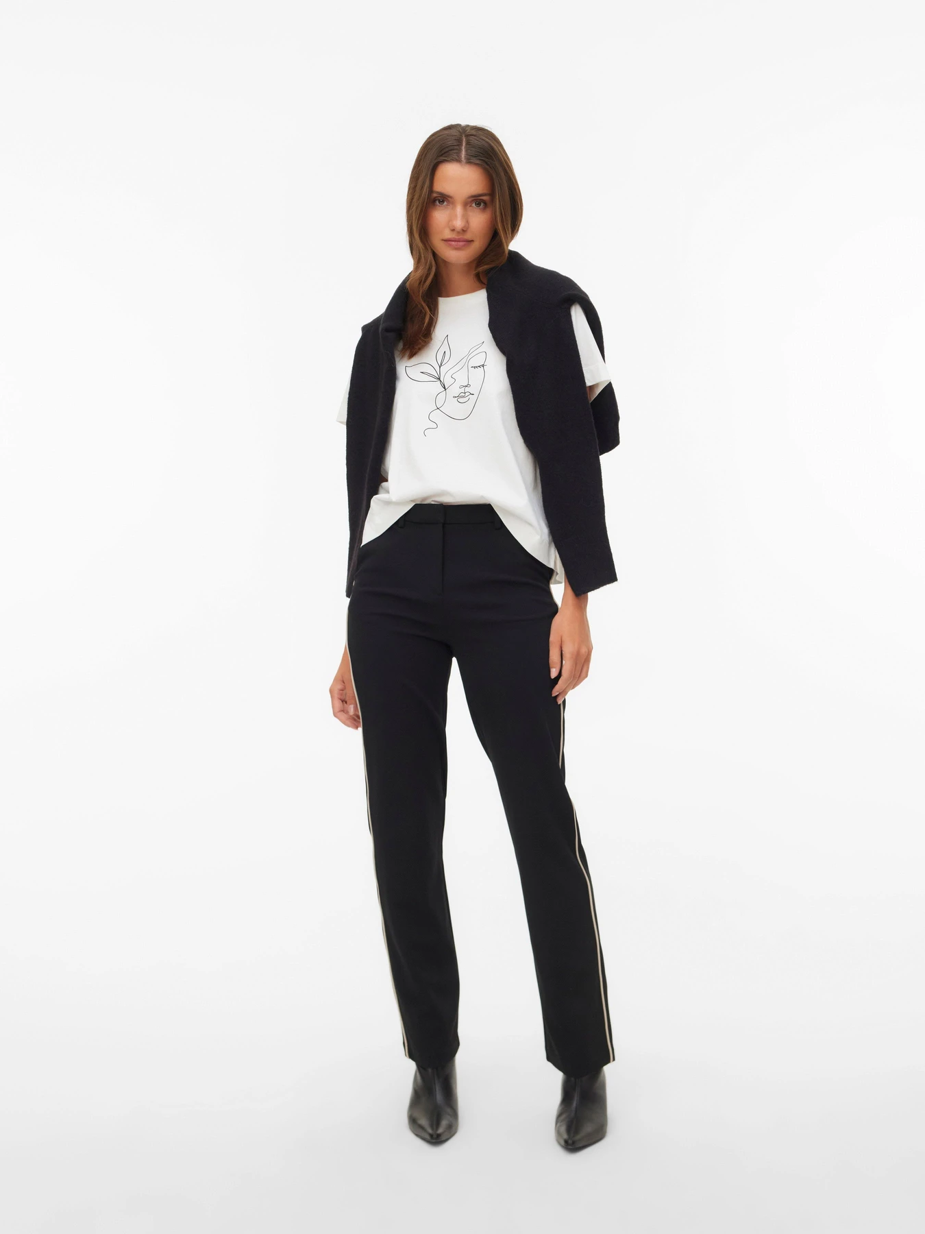 Футболки и поло Vero Moda THEA METTE SS TOP модель 10346290_Snow White LEAF LADY Футболки и поло Vero Moda THEA METTE SS TOP модель 10346290_Snow White LEAF LADY Фото