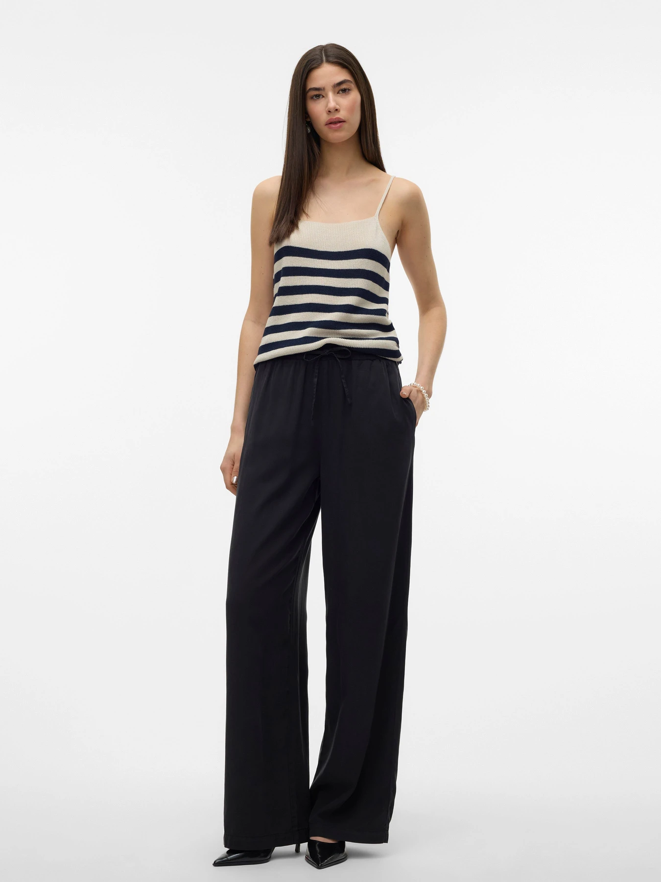 Брюки Vero Moda BREE HW LONG LOOSE TENCEL PANT модель 10304898_Black Denim Брюки Vero Moda BREE HW LONG LOOSE TENCEL PANT модель 10304898_Black Denim Фото