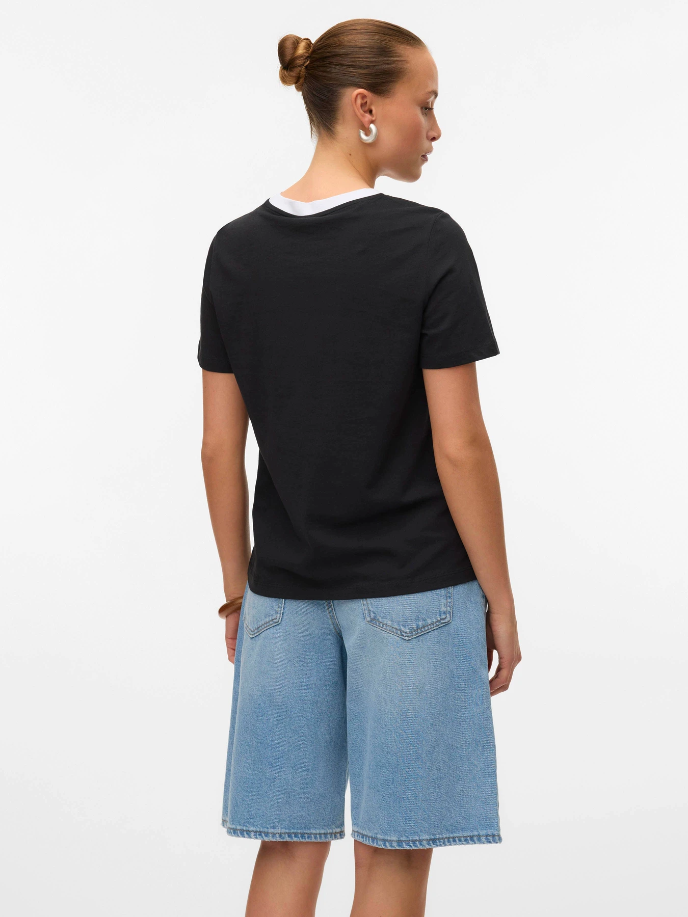 Футболки і поло Vero Moda PAULINA SS T-SHIRT модель 10316991_Black Bright White Necklin Фото