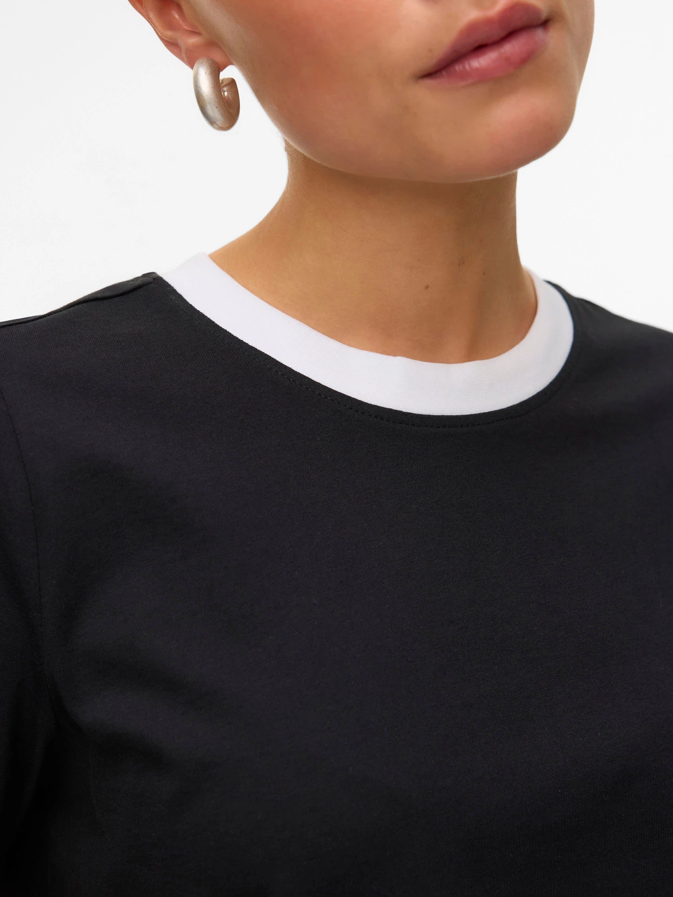 Футболки і поло Vero Moda PAULINA SS T-SHIRT модель 10316991_Black Bright White Necklin Фото