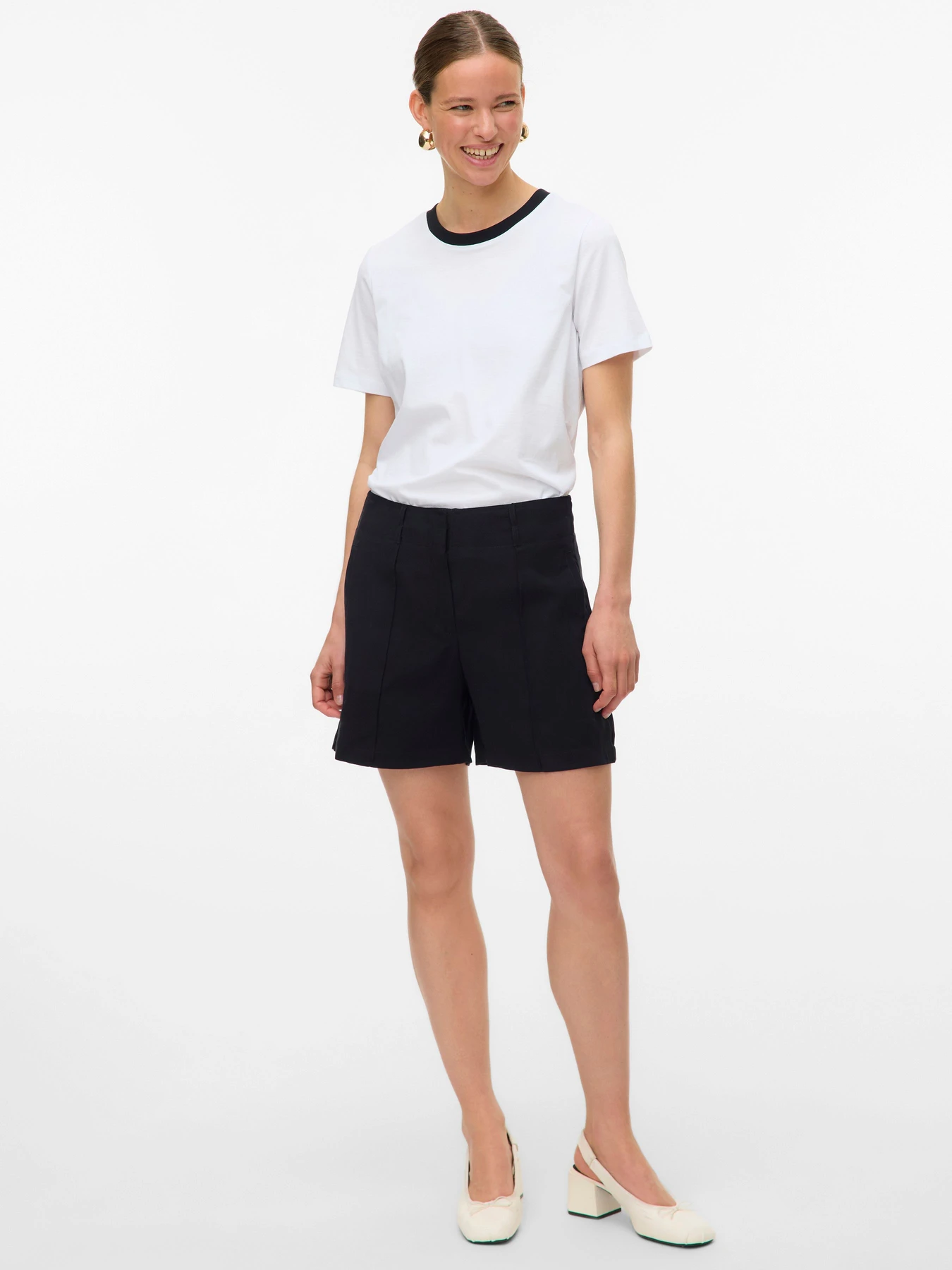 Футболки и поло Vero Moda PAULINA SS T-SHIRT модель 10316991_Bright White Black Necklin Футболки и поло Vero Moda PAULINA SS T-SHIRT модель 10316991_Bright White Black Necklin Фото