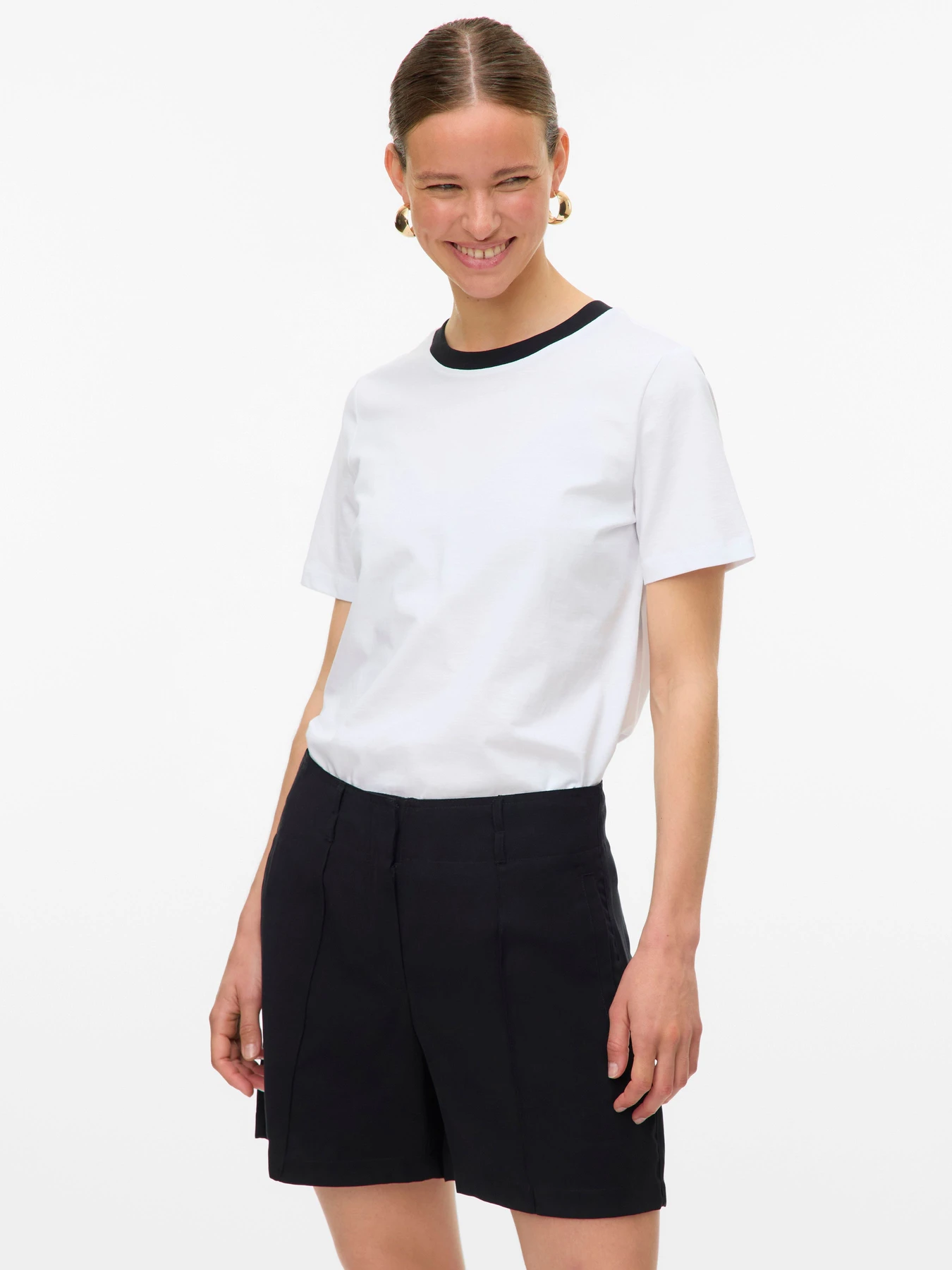Футболки и поло Vero Moda PAULINA SS T-SHIRT модель 10316991_Bright White Black Necklin Футболки и поло Vero Moda PAULINA SS T-SHIRT модель 10316991_Bright White Black Necklin Фото