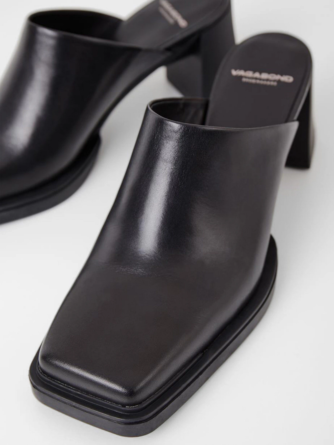 Шлёпанцы VAGABOND Edwina модель 5310-201-20 Шлёпанцы VAGABOND Edwina модель 5310-201-20 Фото