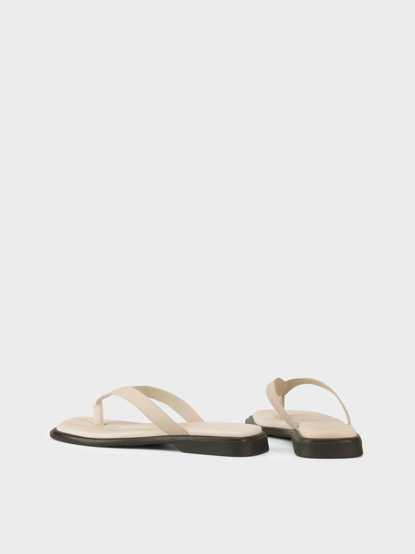Шлёпанцы VAGABOND IZZY модель 5913-401-02 Шлёпанцы VAGABOND IZZY модель 5913-401-02 Фото