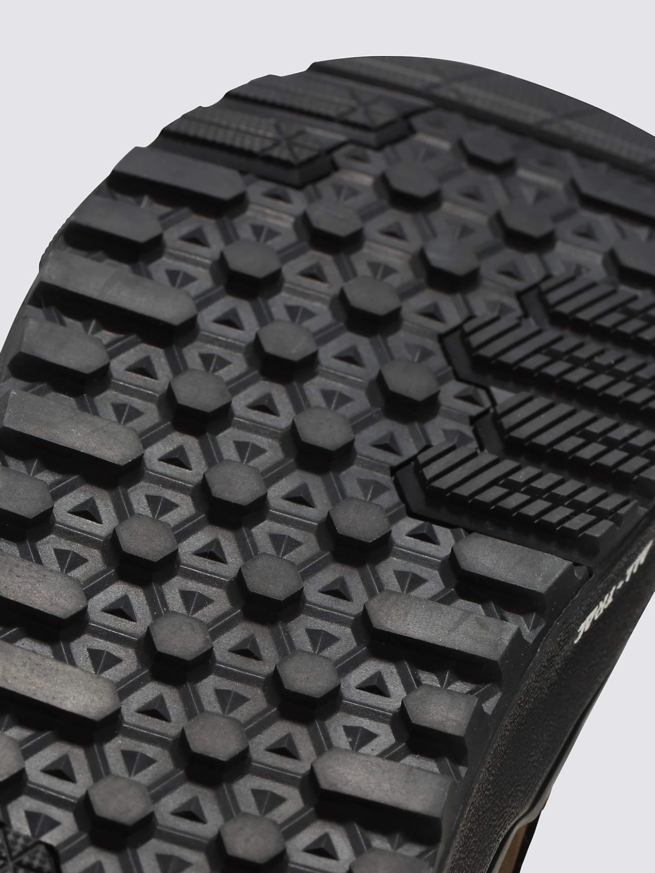Ботинки и сапоги Vans Sk8-Hi DR MTE-3 модель VN0009QMBRO1 Ботинки и сапоги Vans Sk8-Hi DR MTE-3 модель VN0009QMBRO1 Фото