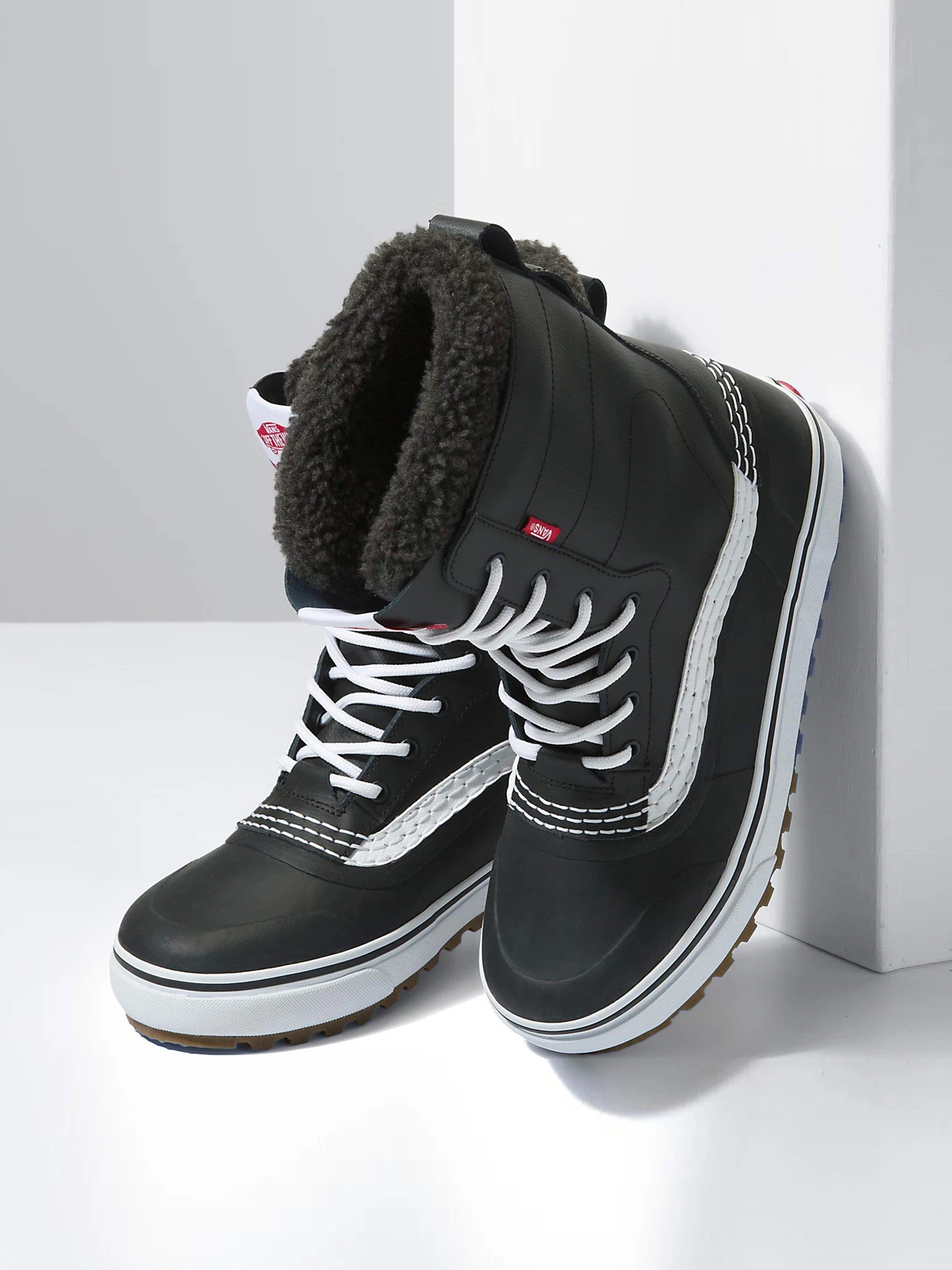 Ботинки и сапоги Vans Standard Snow MTE модель VN0A5JI1Y281 Ботинки и сапоги Vans Standard Snow MTE модель VN0A5JI1Y281 Фото
