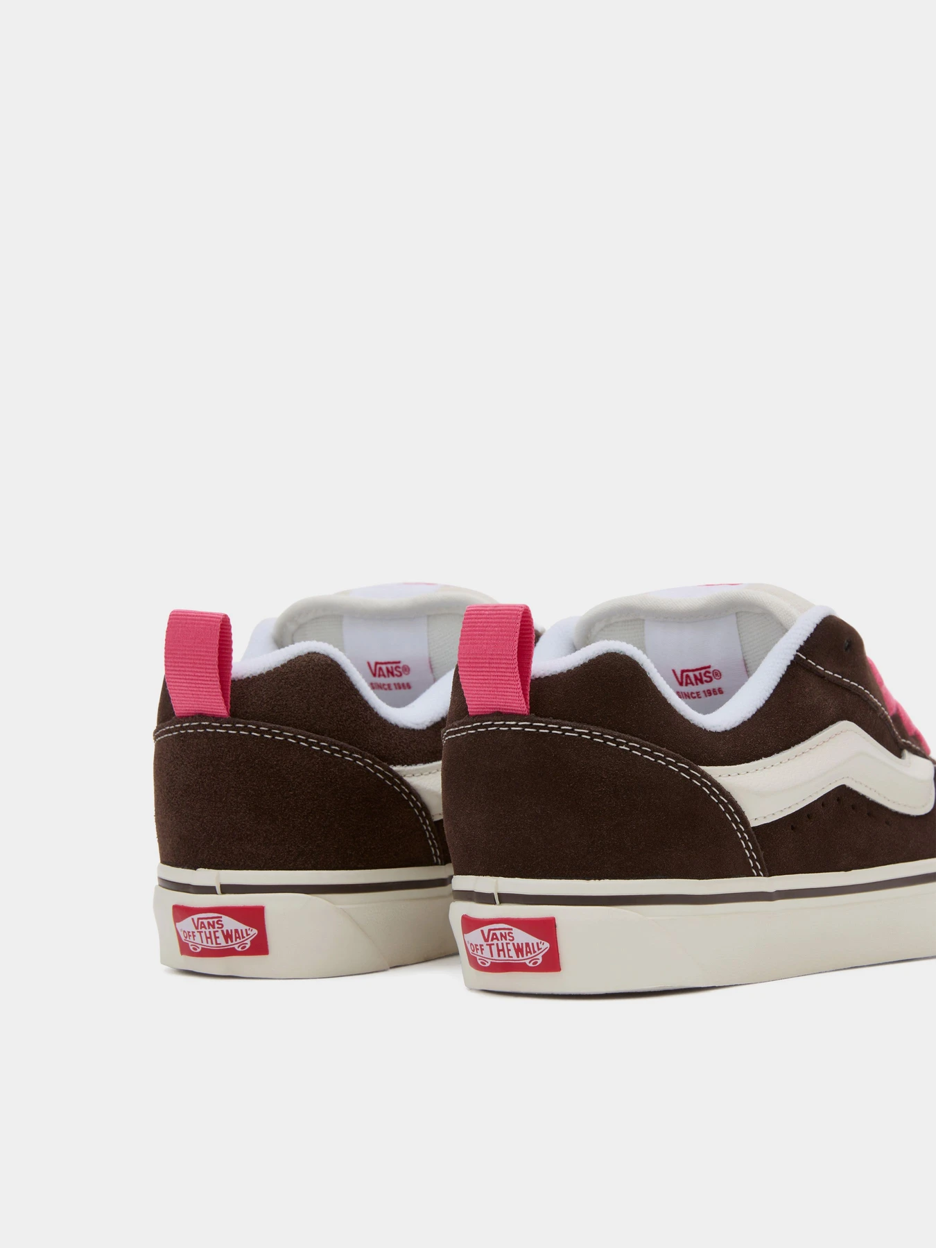 Кеды Vans Knu Skool модель VN0009QCBF21 Кеды Vans Knu Skool модель VN0009QCBF21 Фото