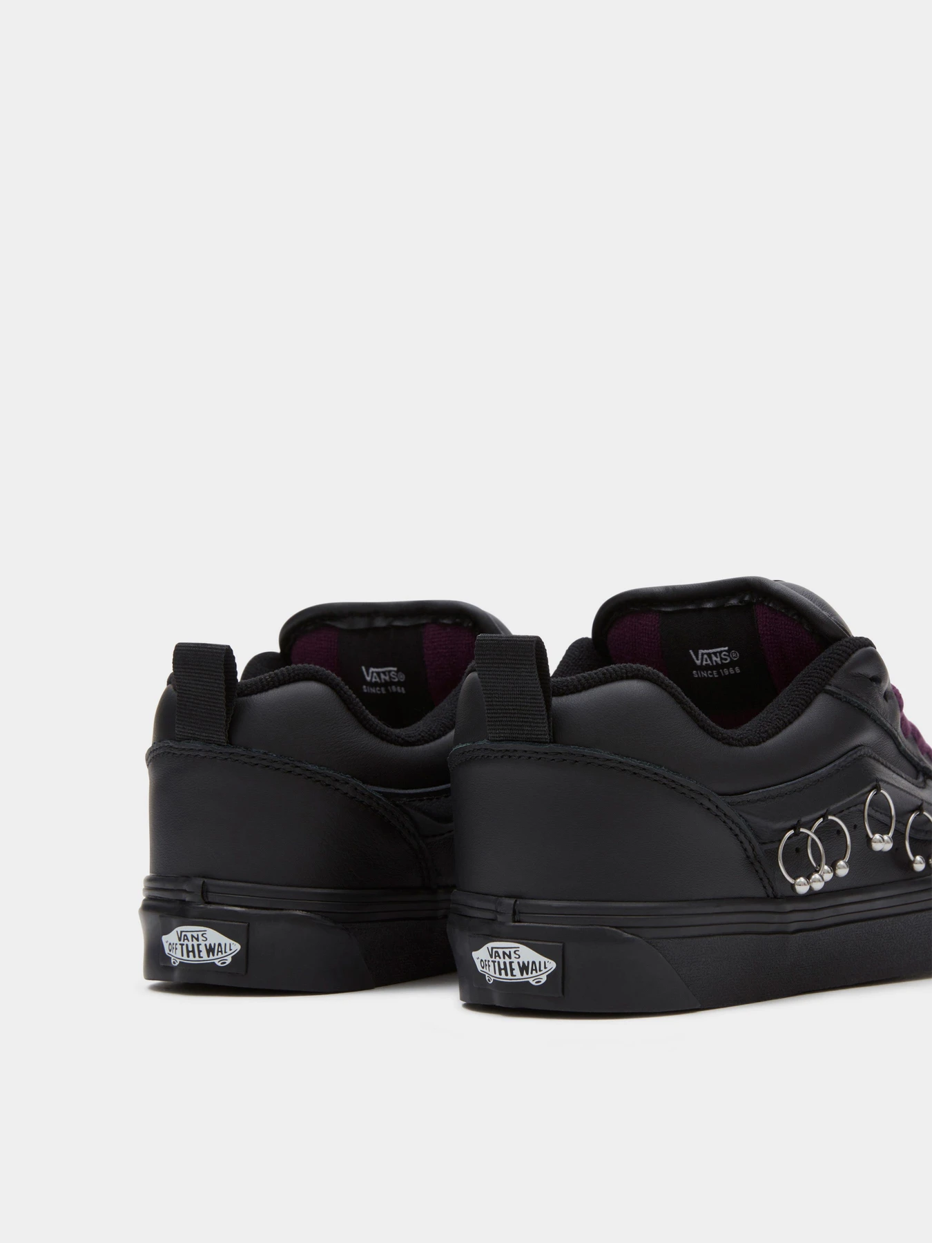 Кеды Vans Knu Skool модель VN000CS0BKA1 Кеды Vans Knu Skool модель VN000CS0BKA1 Фото