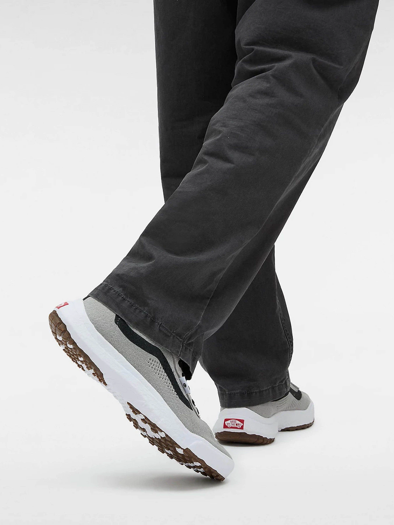 Кеди Vans UltraRange VR3 модель VN0A4BXBKAQ1 Фото