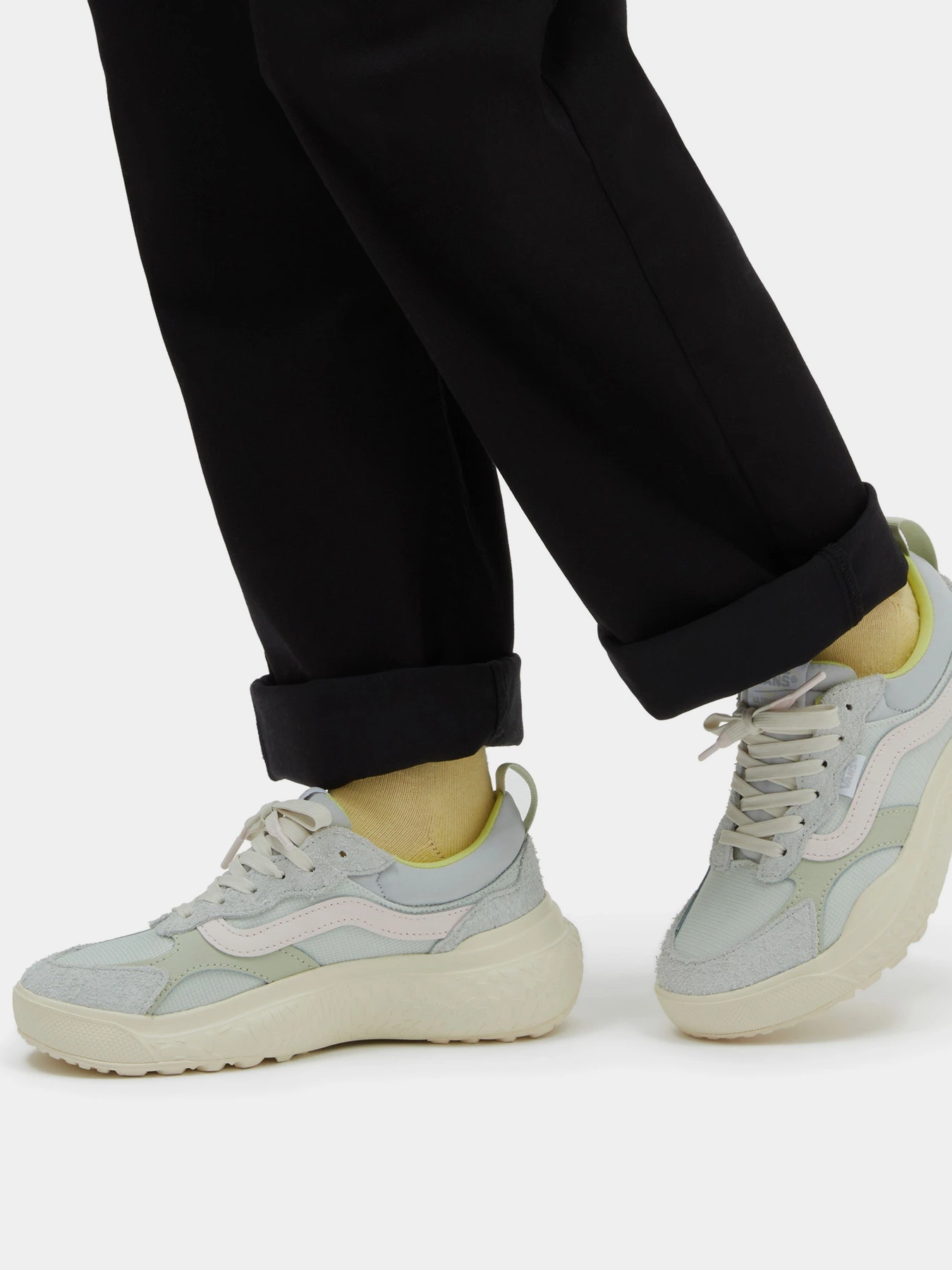 Кроссовки Vans UltraRange Neo VR3 модель VN000BCEBIG1 Кроссовки Vans UltraRange Neo VR3 модель VN000BCEBIG1 Фото