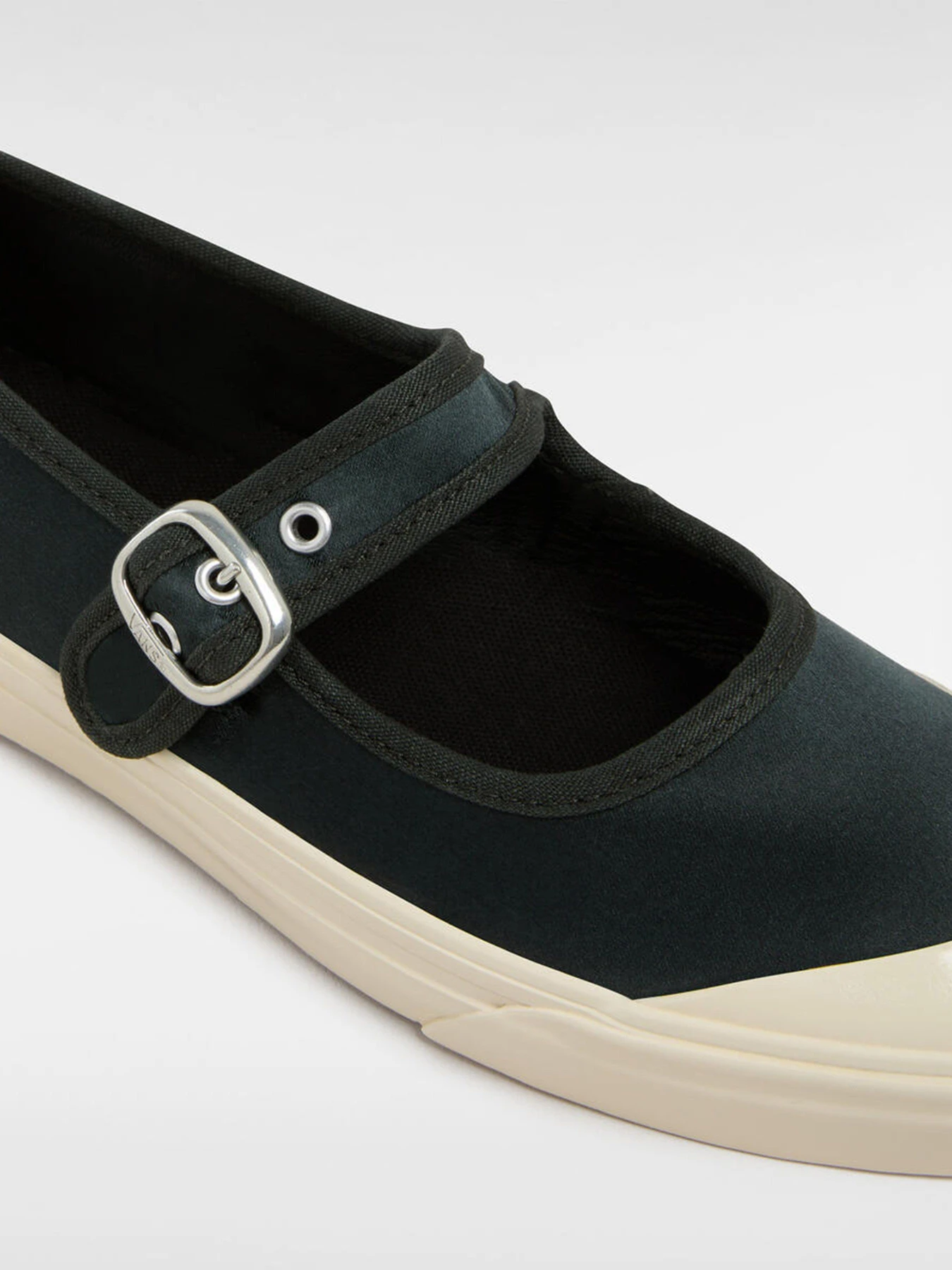 Туфлі та лофери Vans Mary Jane модель VN000D34D6P1 Фото