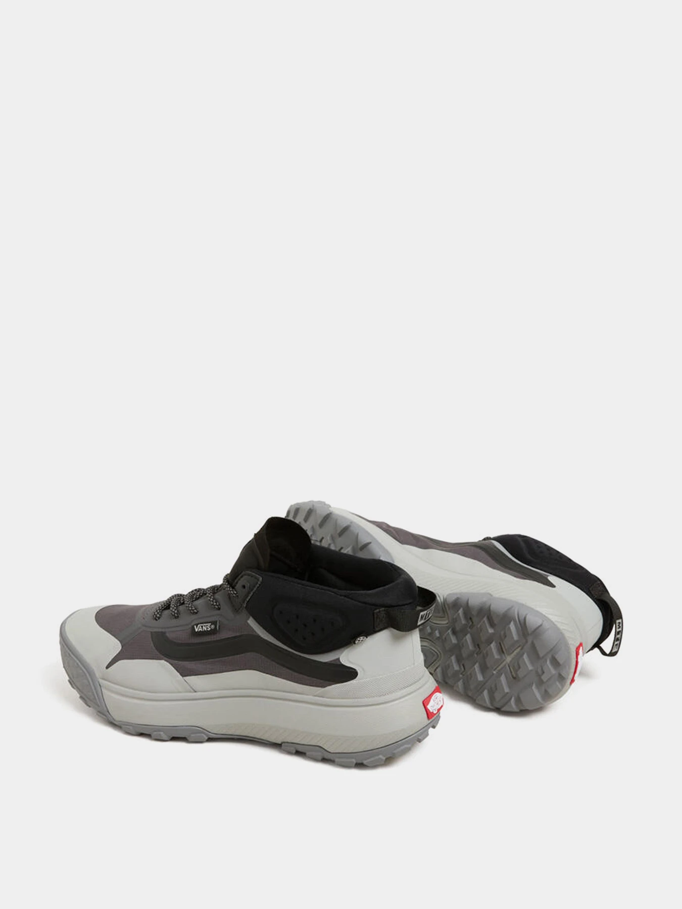 Ботинки и сапоги Vans MTE Crosspath Mid модель VN000CVV1O71 Ботинки и сапоги Vans MTE Crosspath Mid модель VN000CVV1O71 Фото
