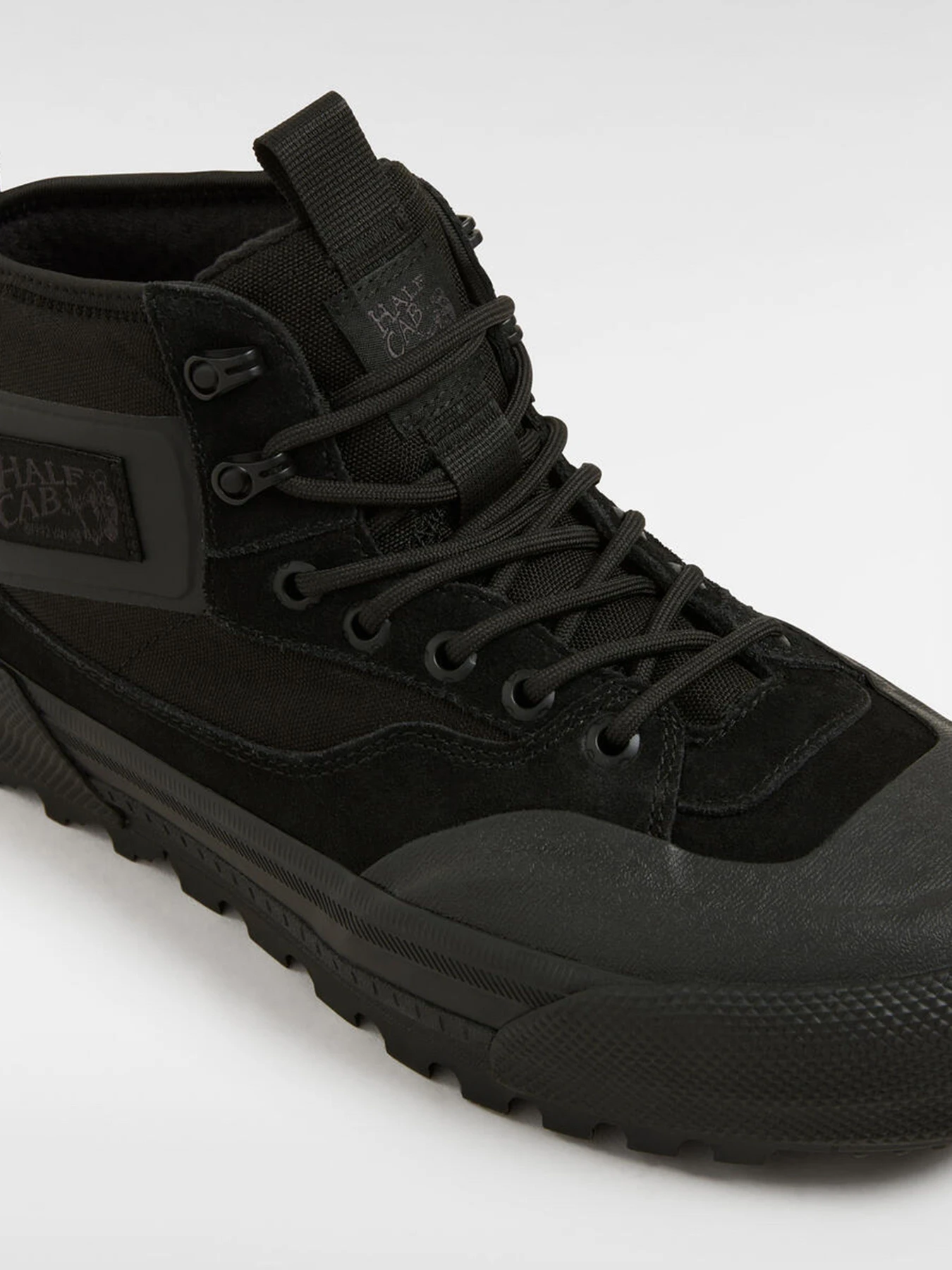 Кеды Vans MTE Half Cab Gore-Tex модель VN000CVMBKA1 Кеды Vans MTE Half Cab Gore-Tex модель VN000CVMBKA1 Фото