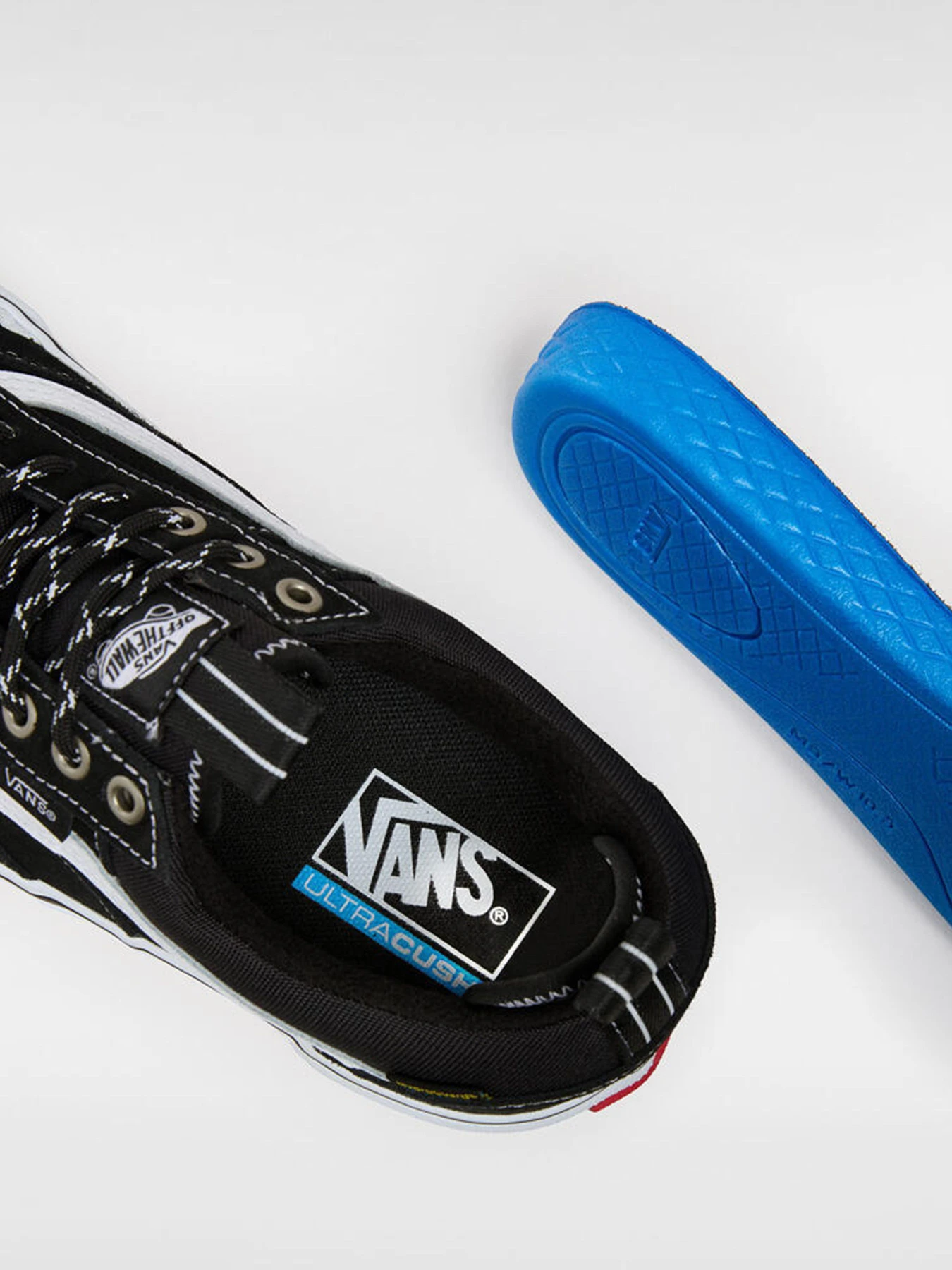 Кеды Vans MTE Old Skool Waterproof модель VN000CVNBA21 Фото