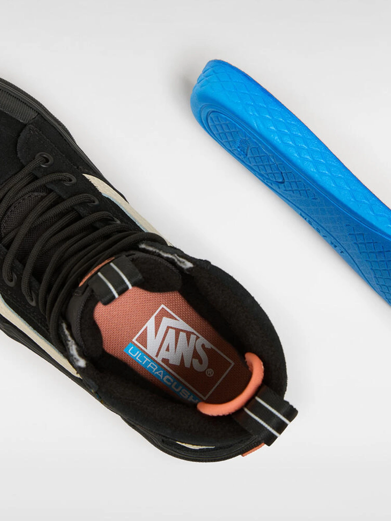 Ботинки и сапоги Vans модель VN000CVTBLK1 Ботинки и сапоги Vans модель VN000CVTBLK1 Фото