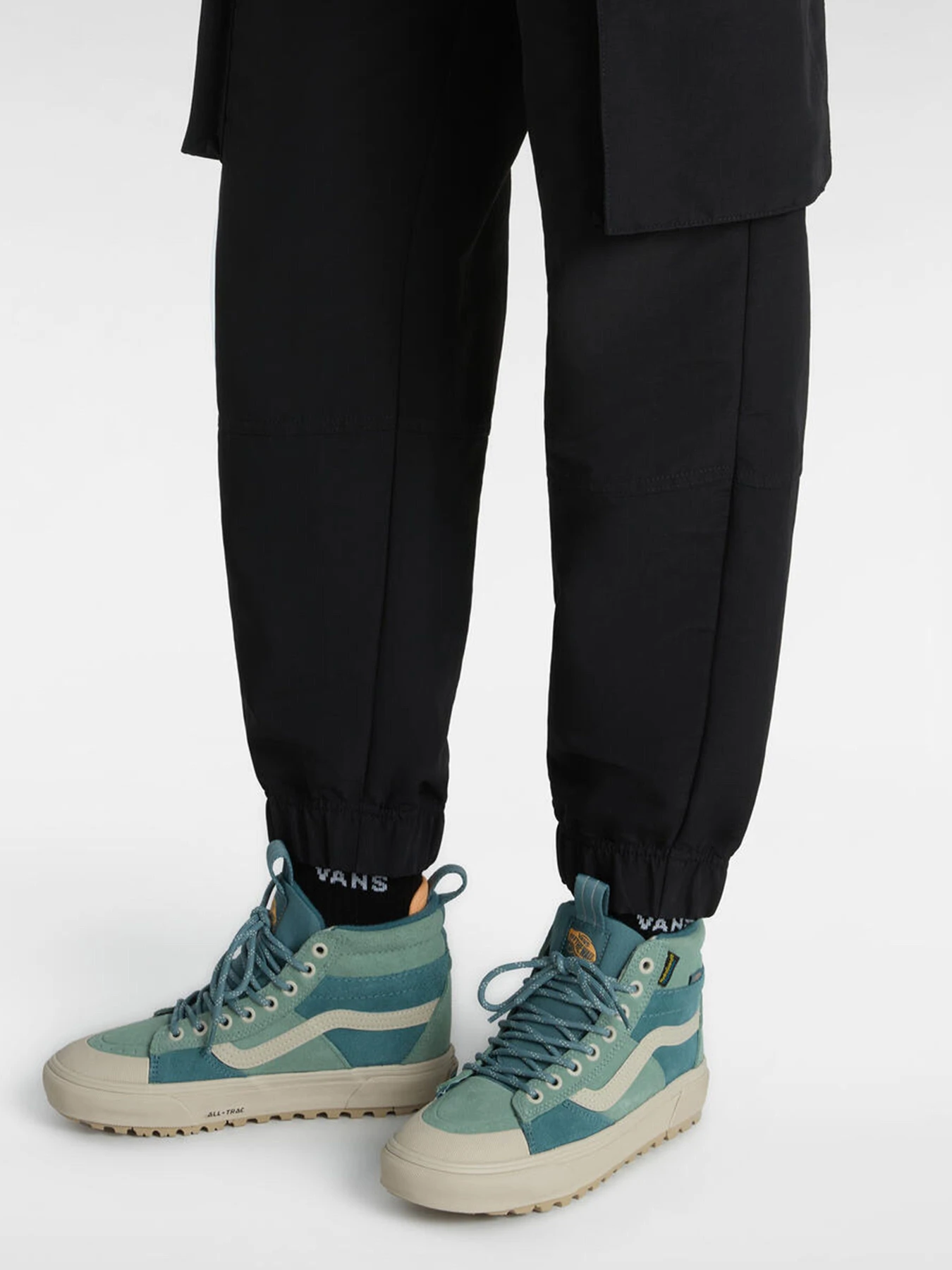 Кеди Vans MTE Sk8-Hi Waterproof модель VN000CVTGRN1 Кеди Vans MTE Sk8-Hi Waterproof модель VN000CVTGRN1 Фото